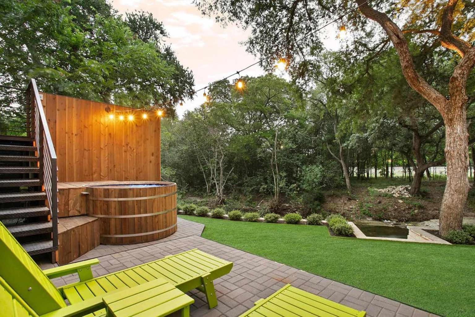 South Lamar Luxe Creekside Retreat with POOL