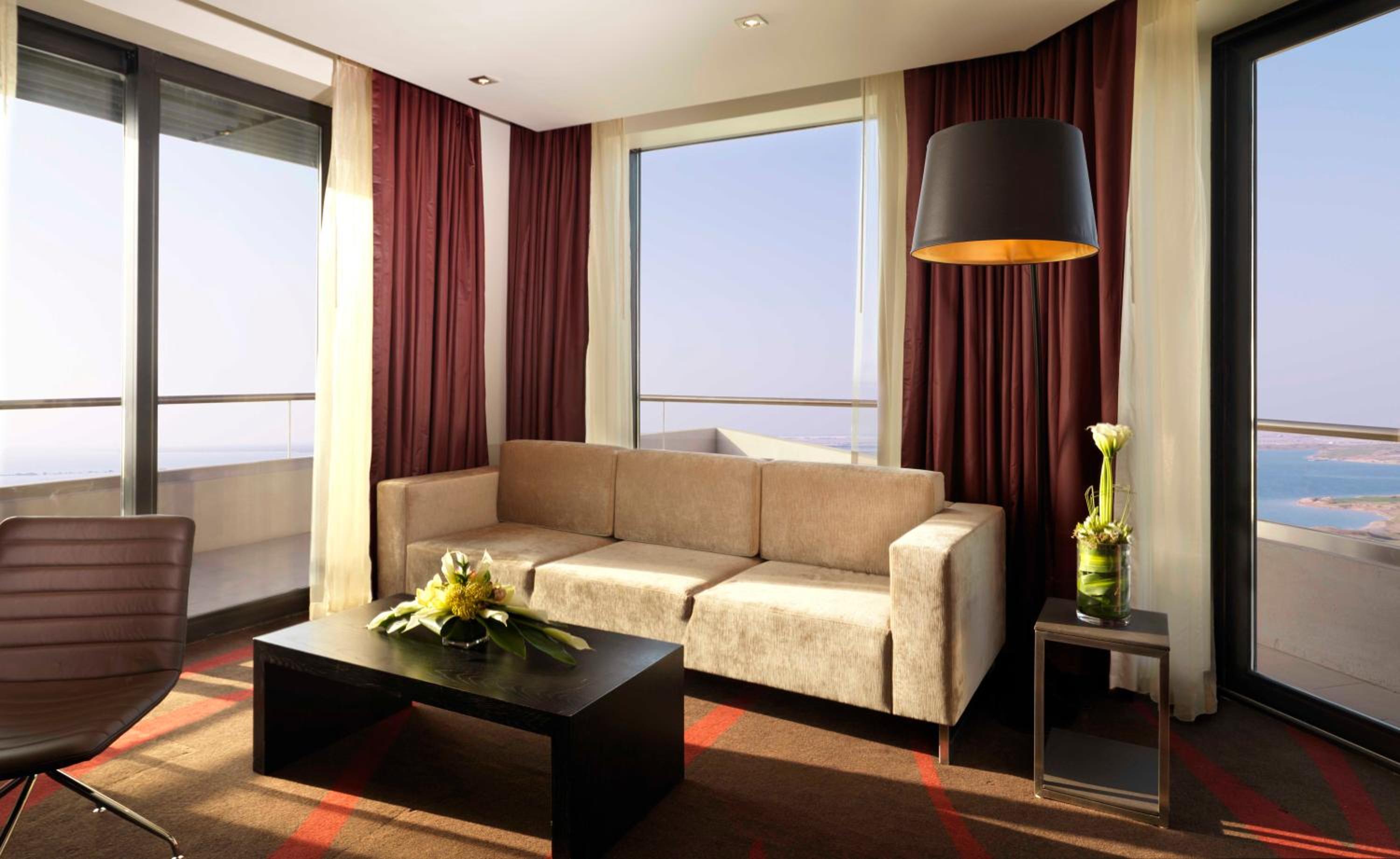 Yas Plaza Mangroves by IHG