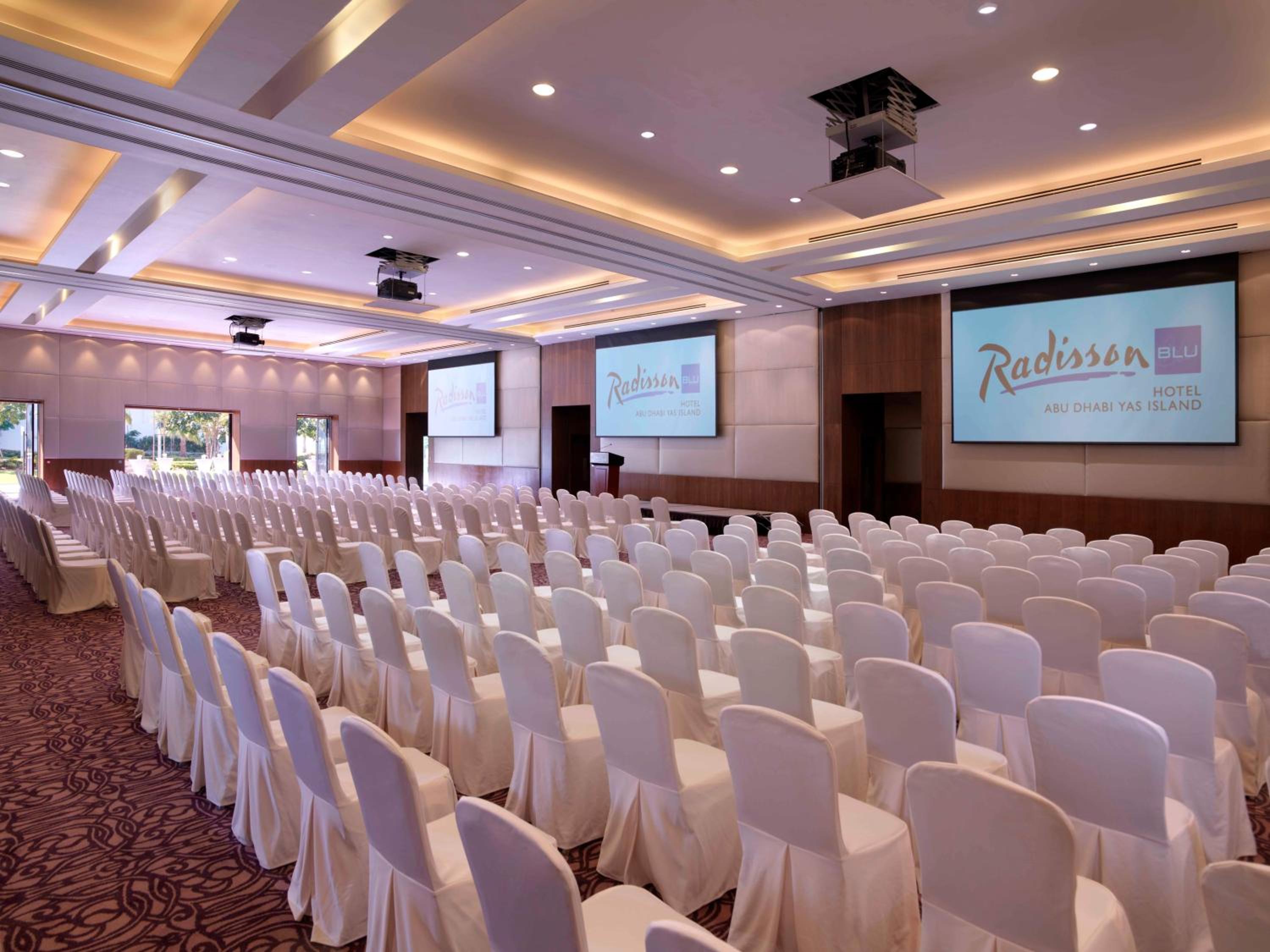 Yas Plaza Mangroves by IHG