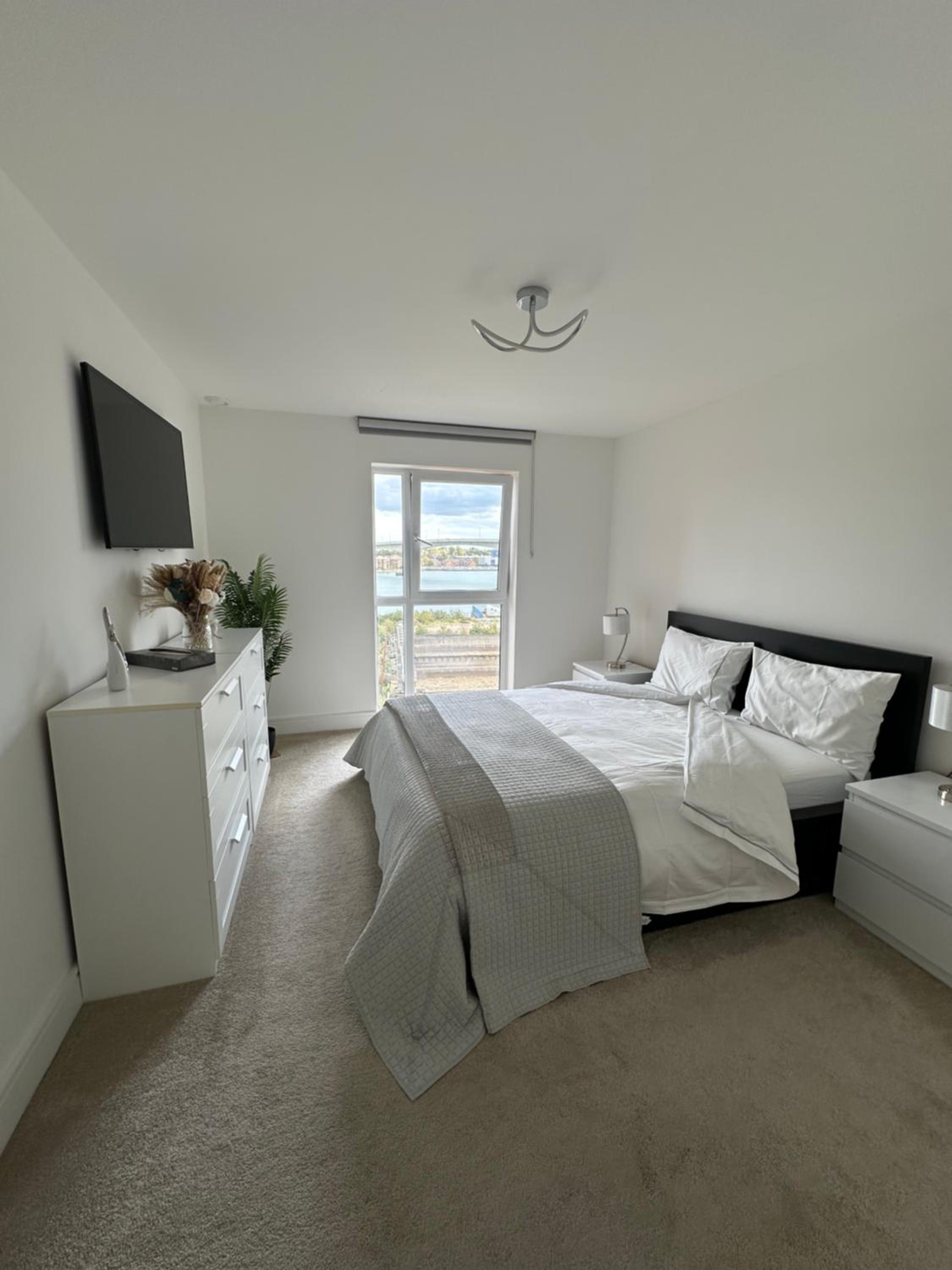 Waterfront - long stay apartment