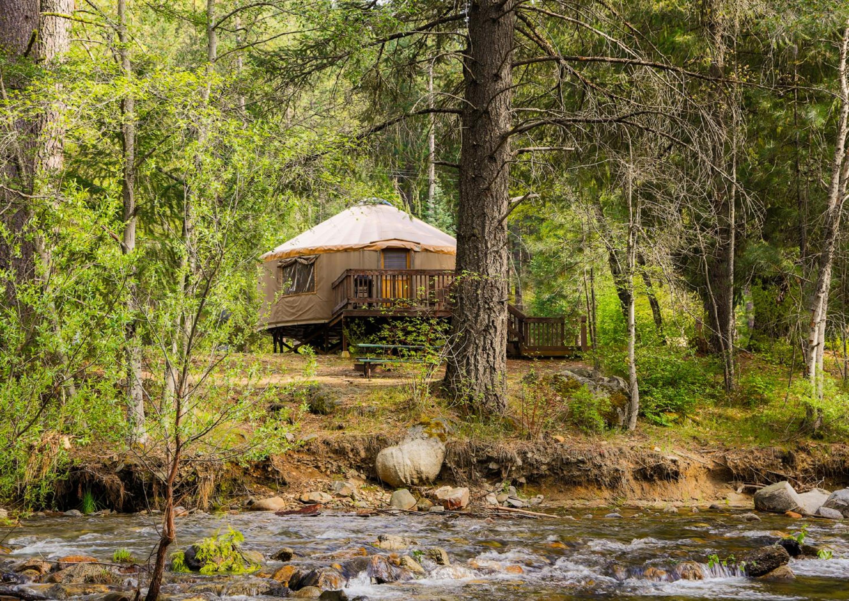 Yosemite Lakes River Yurt 22 view 4