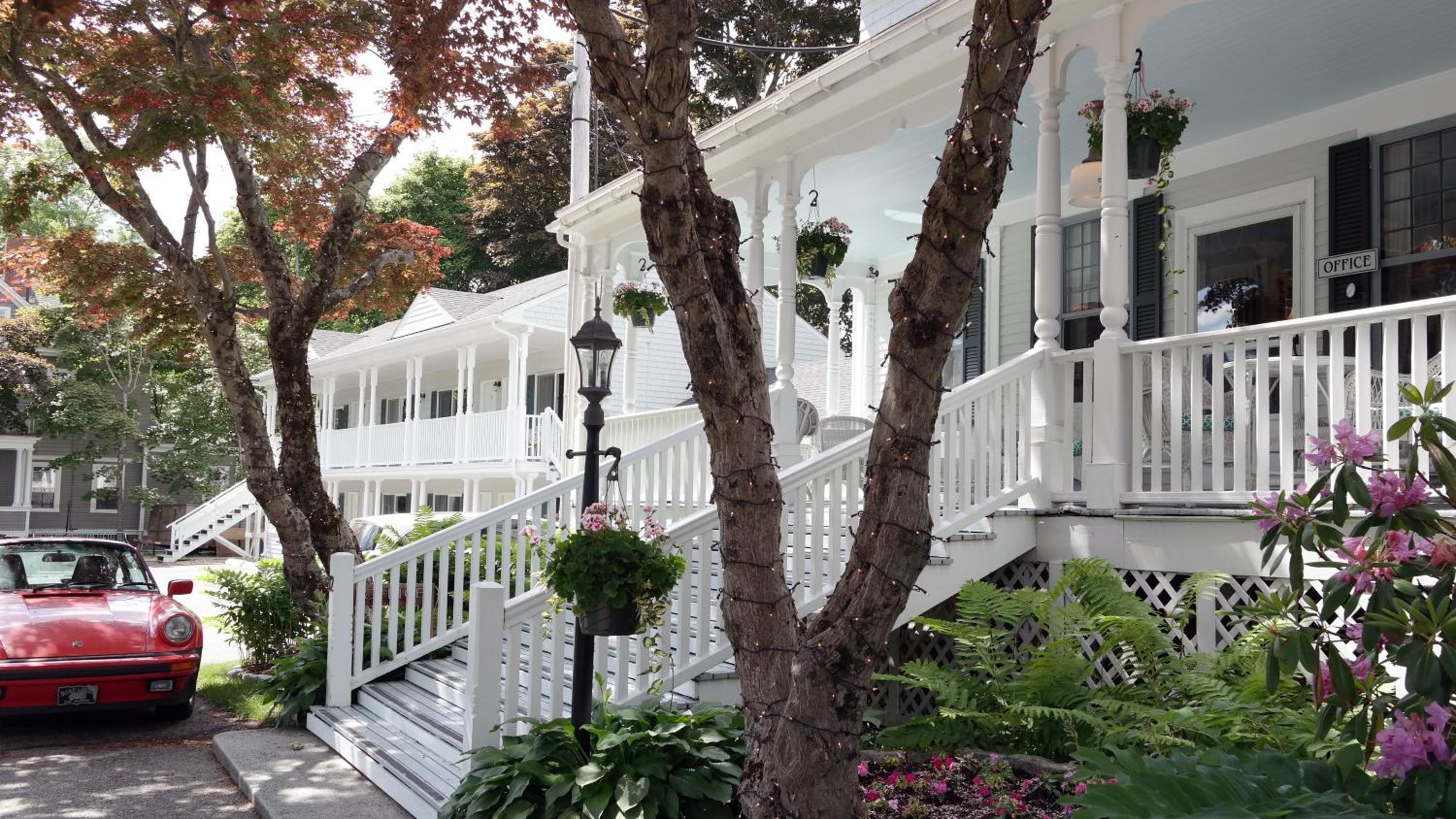 Moseley Cottage Inn and The Town Motel