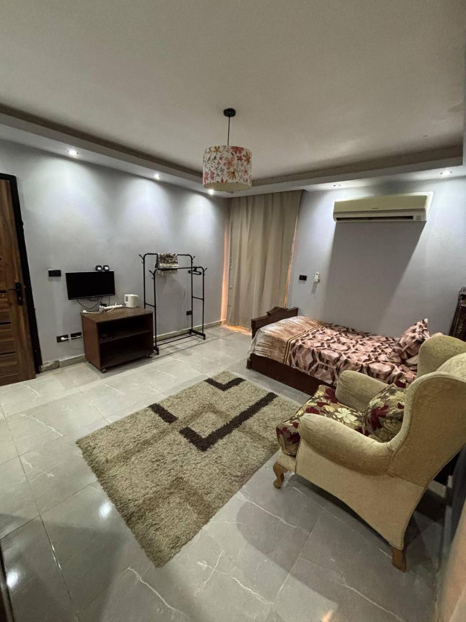 Quiet & Fully Equipped Private Room, New Cairo