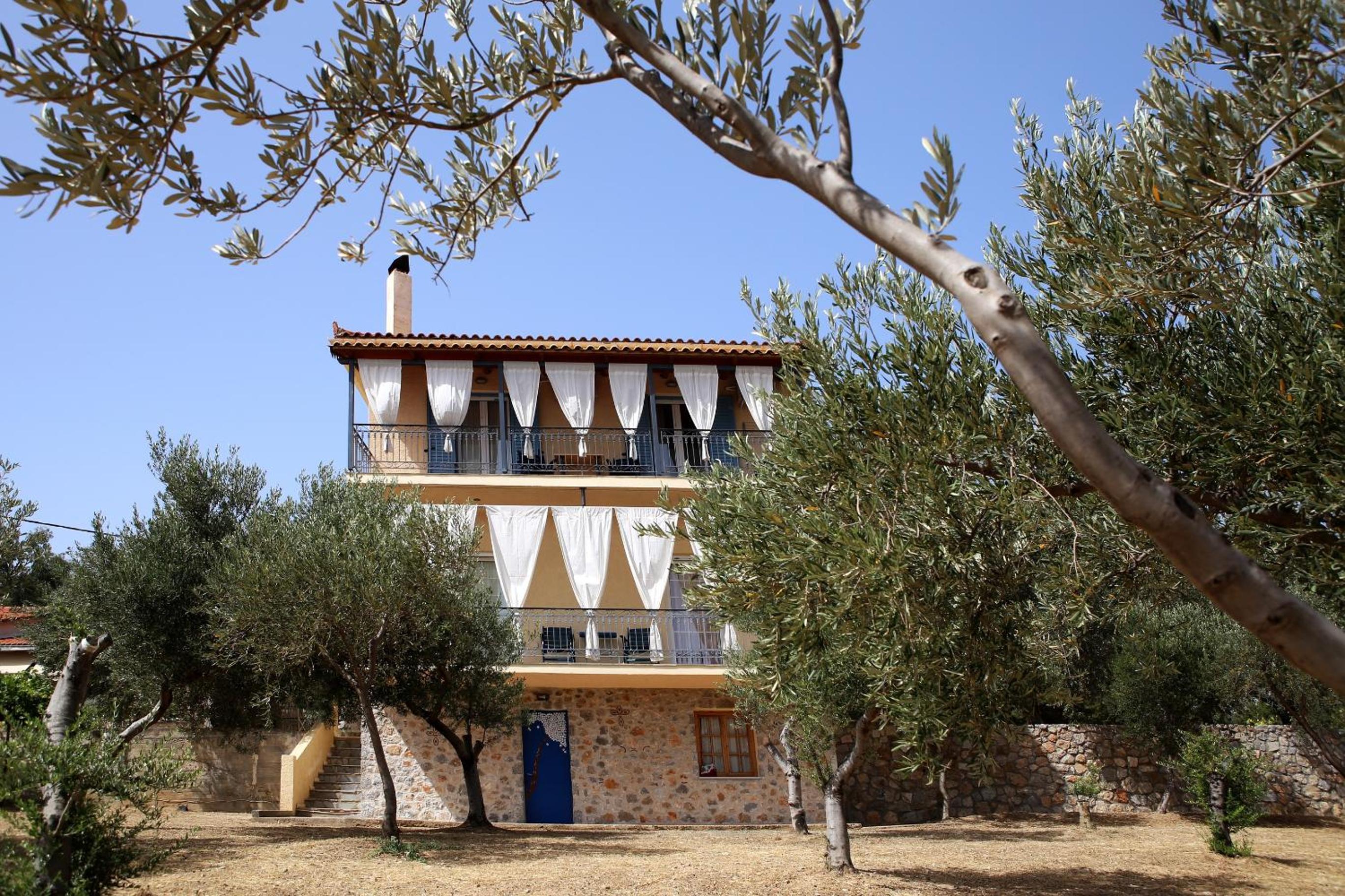 Maistros Studios