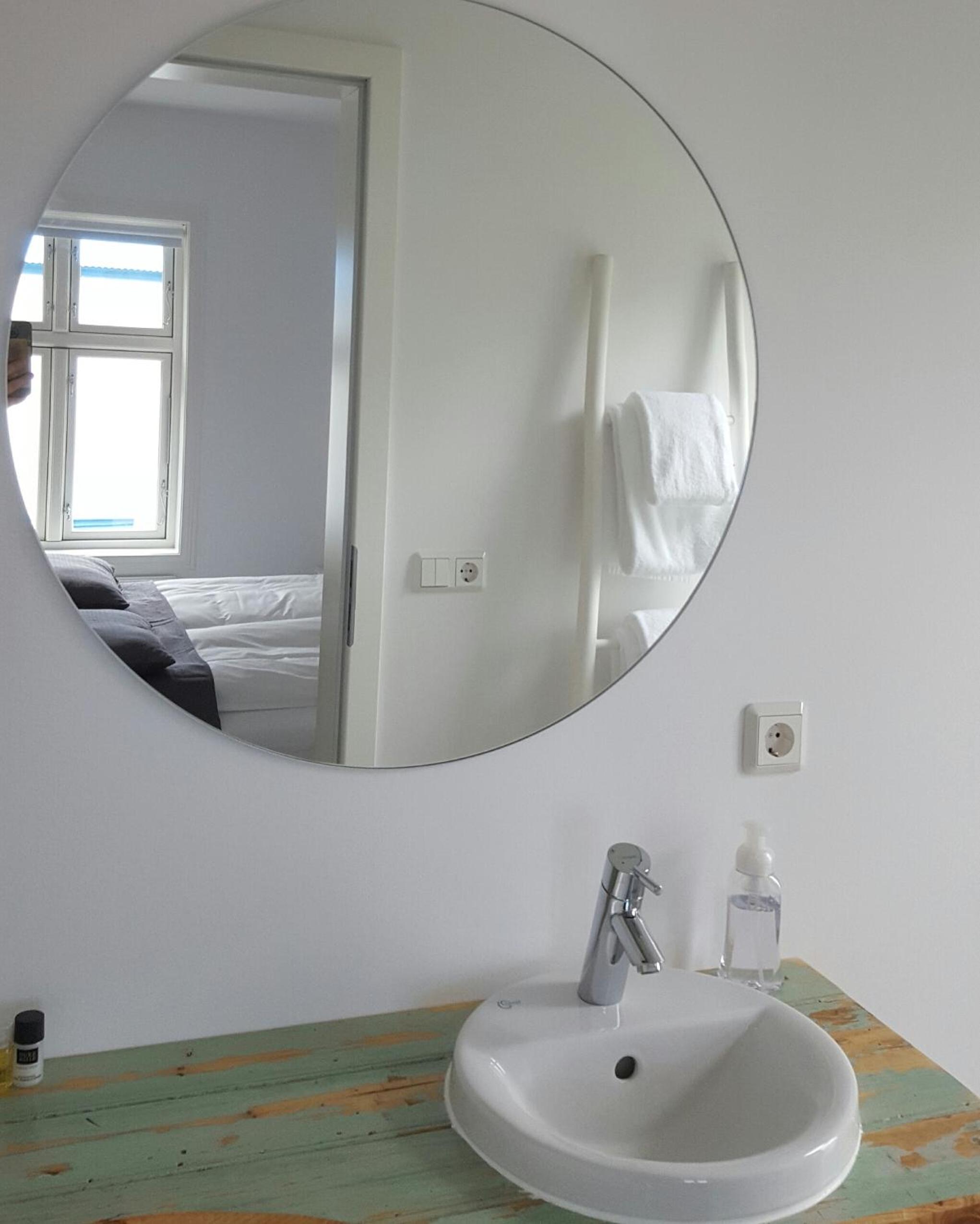 Við Lónið Guesthouse