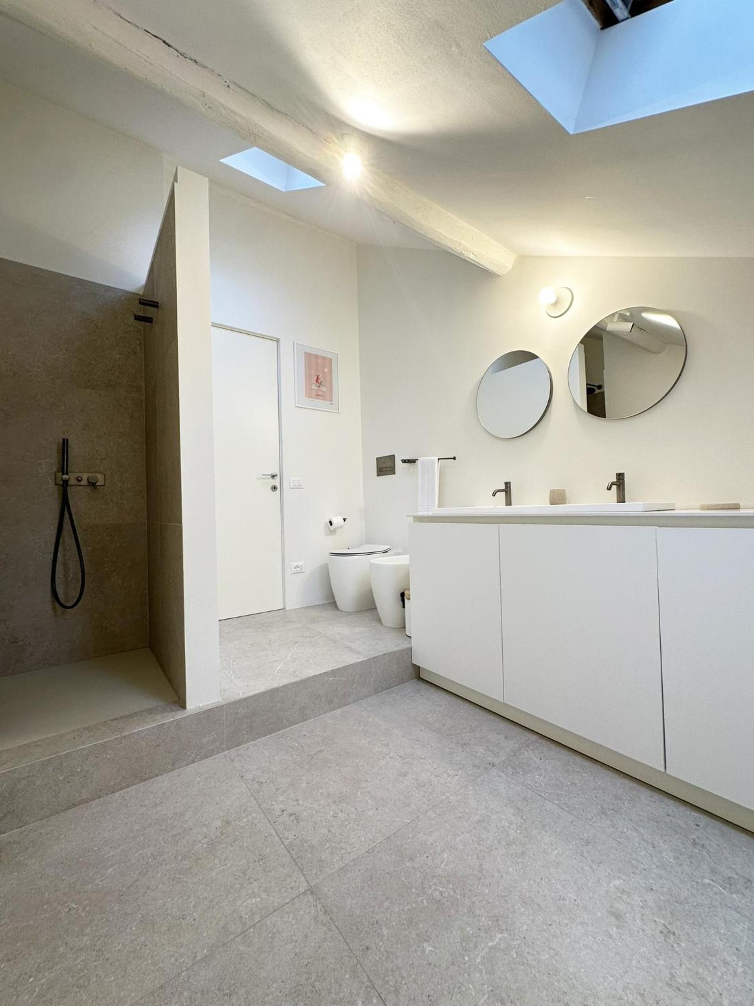 Be Your Home - Dalla Corte del Glicine