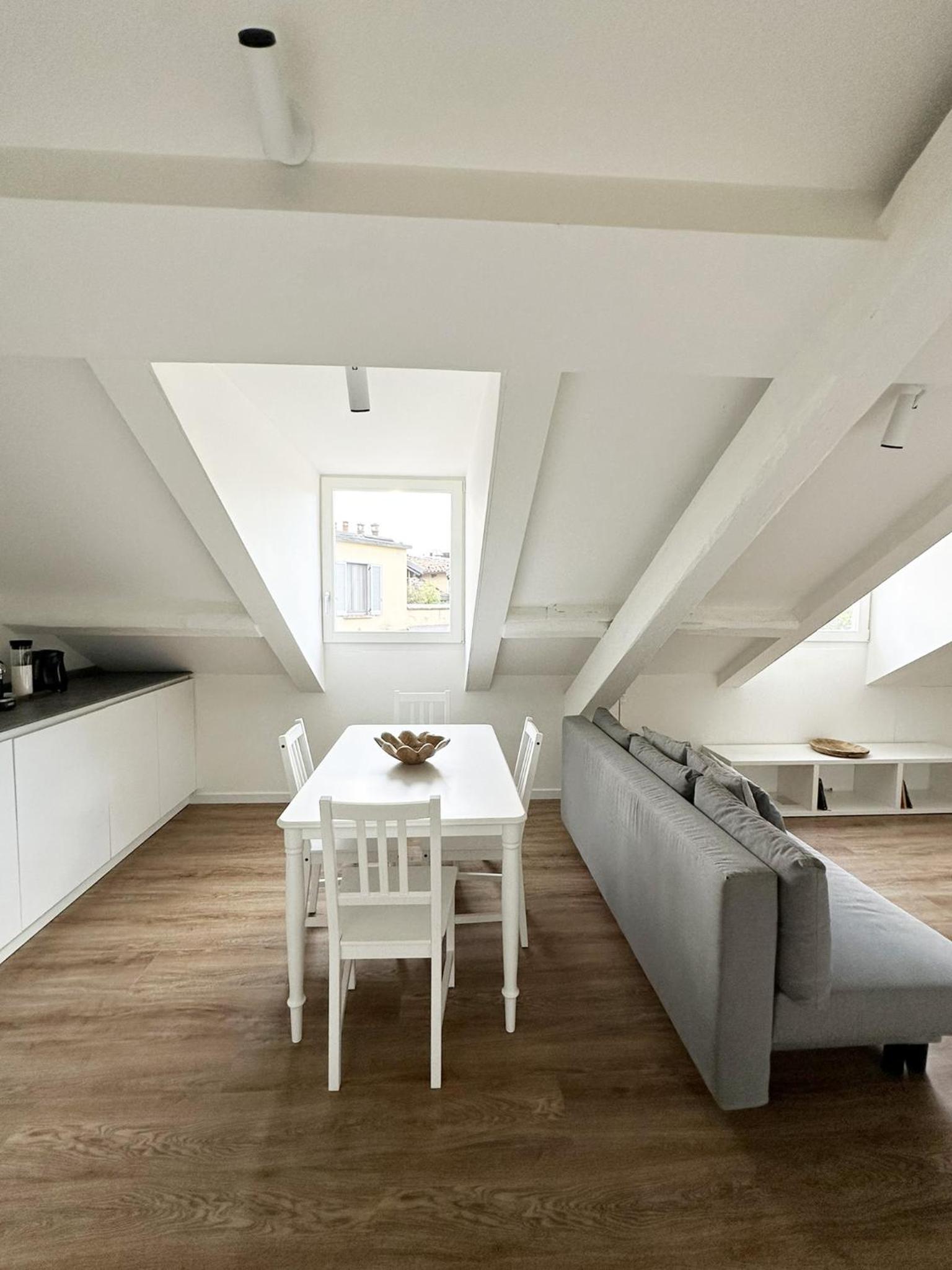 Be Your Home - Dalla Corte del Glicine