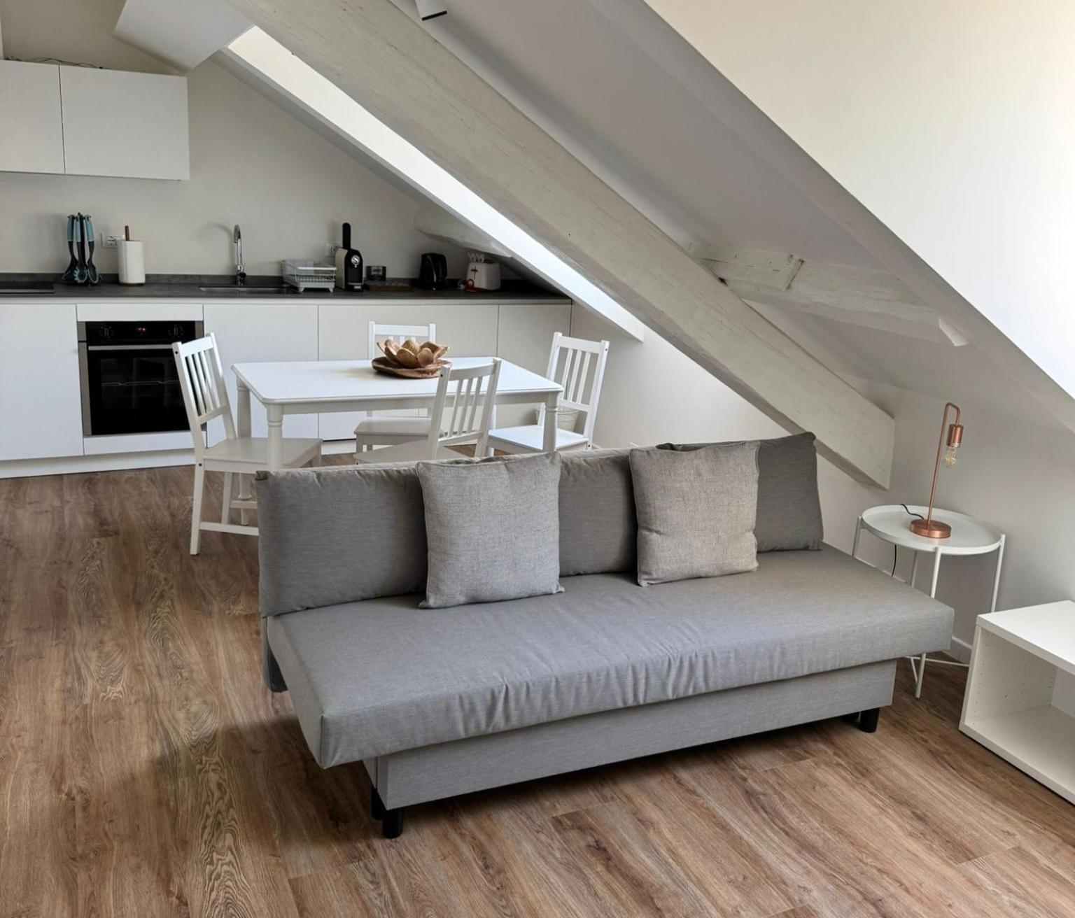 Be Your Home - Dalla Corte del Glicine