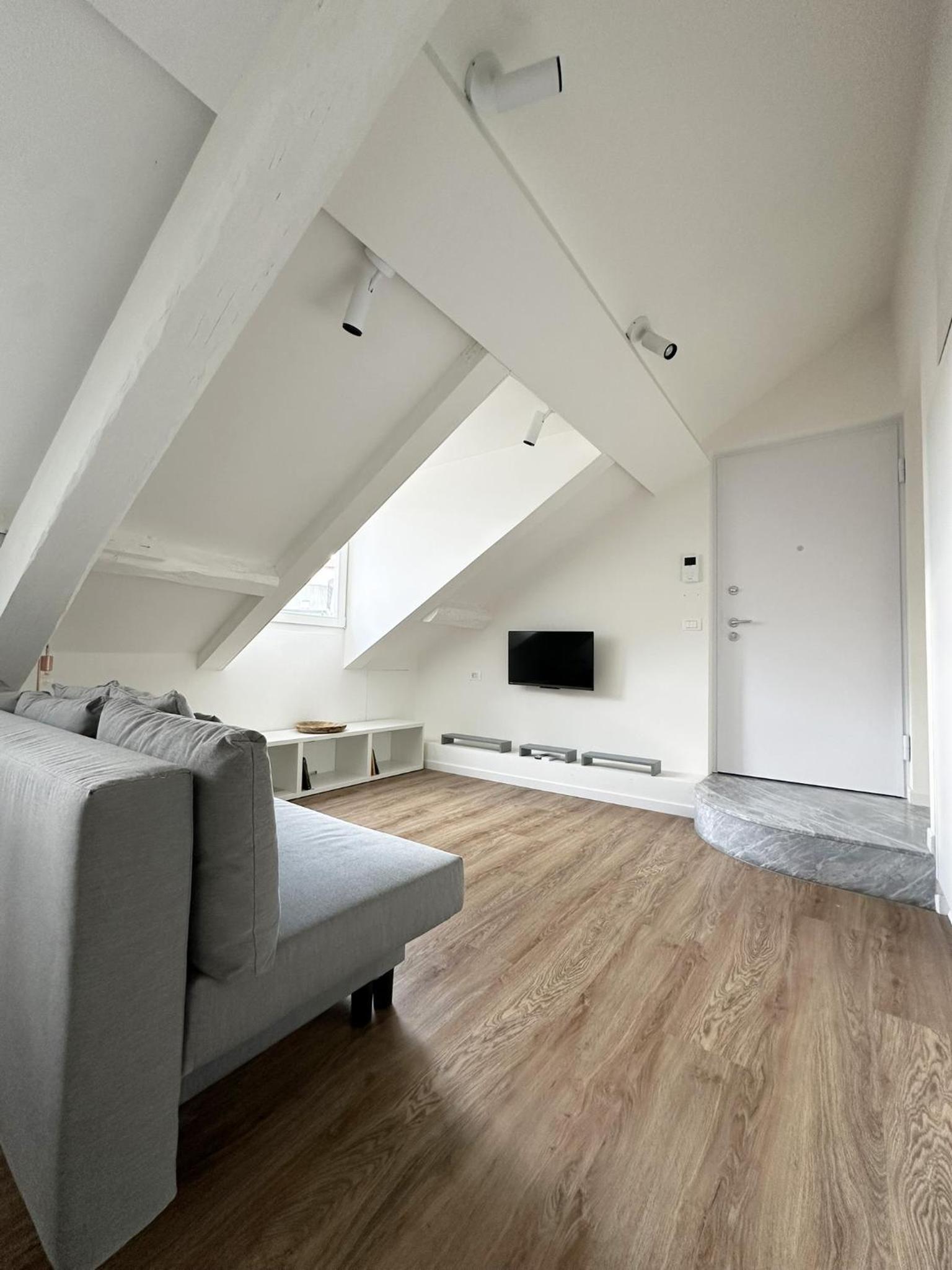 Be Your Home - Dalla Corte del Glicine