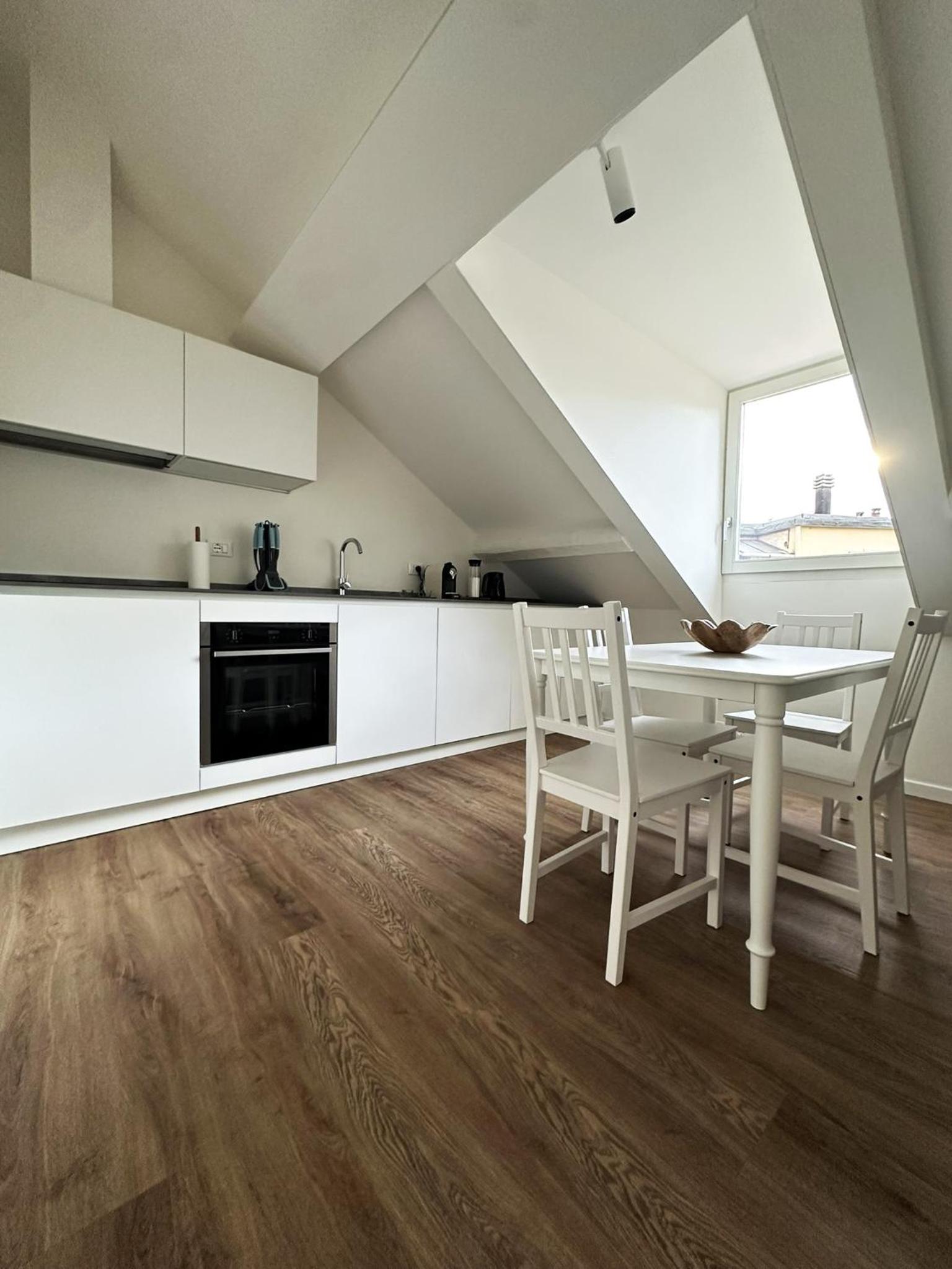 Be Your Home - Dalla Corte del Glicine