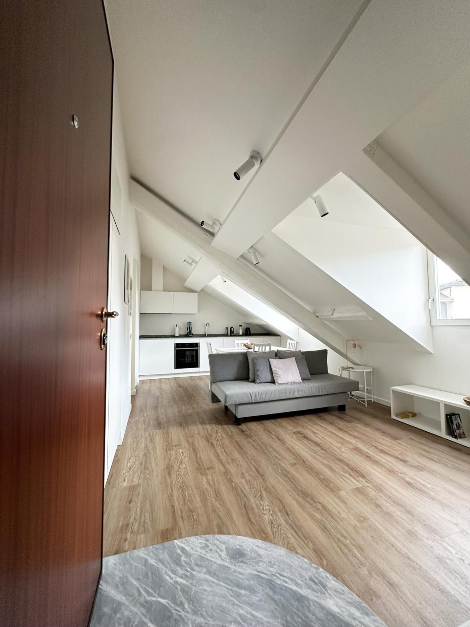 Be Your Home - Dalla Corte del Glicine
