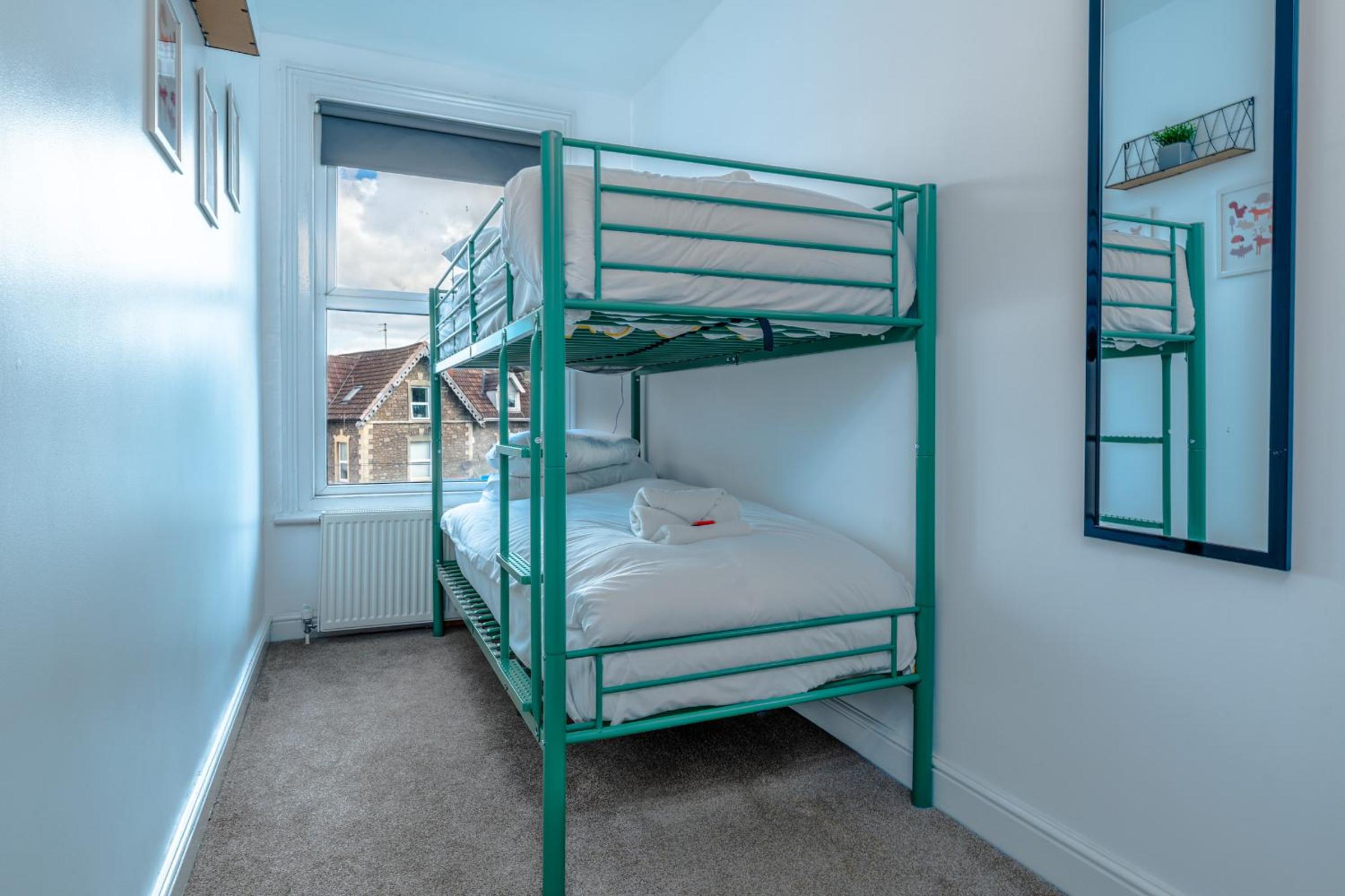 Spacious 3BR unit w/ free parking