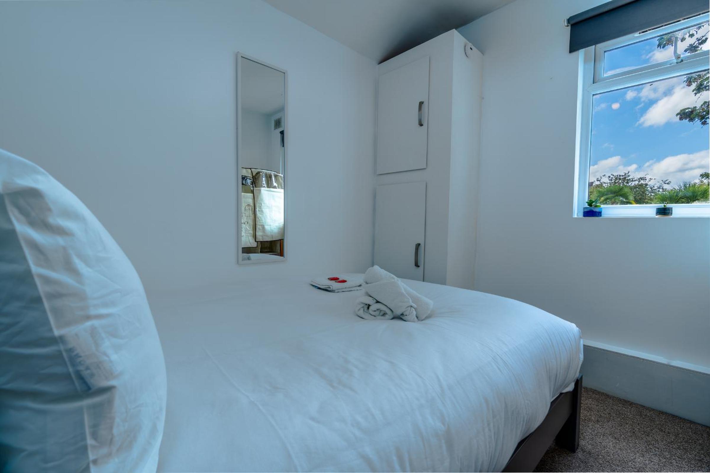 Spacious 3BR unit w/ free parking