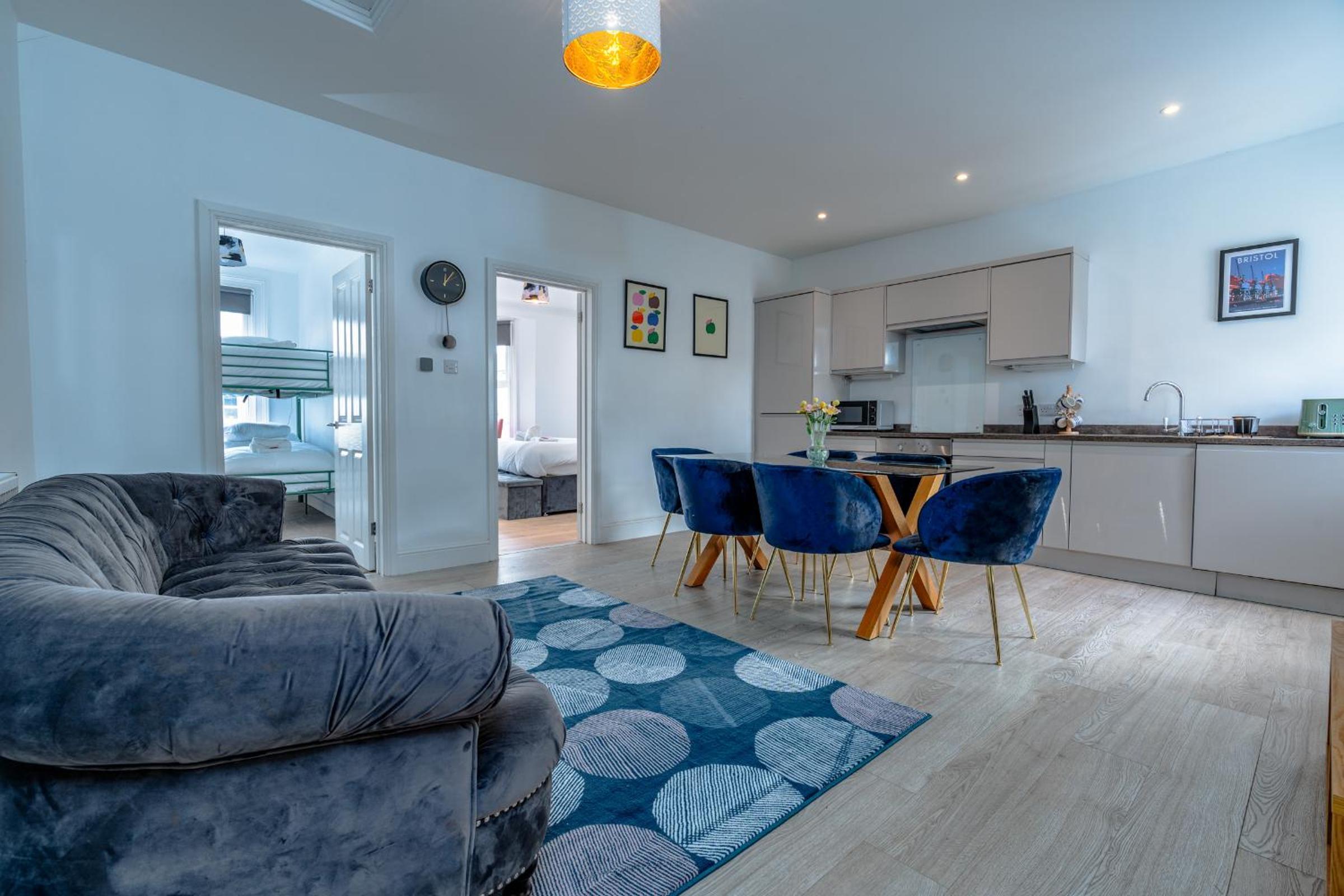 Spacious 3BR unit w/ free parking