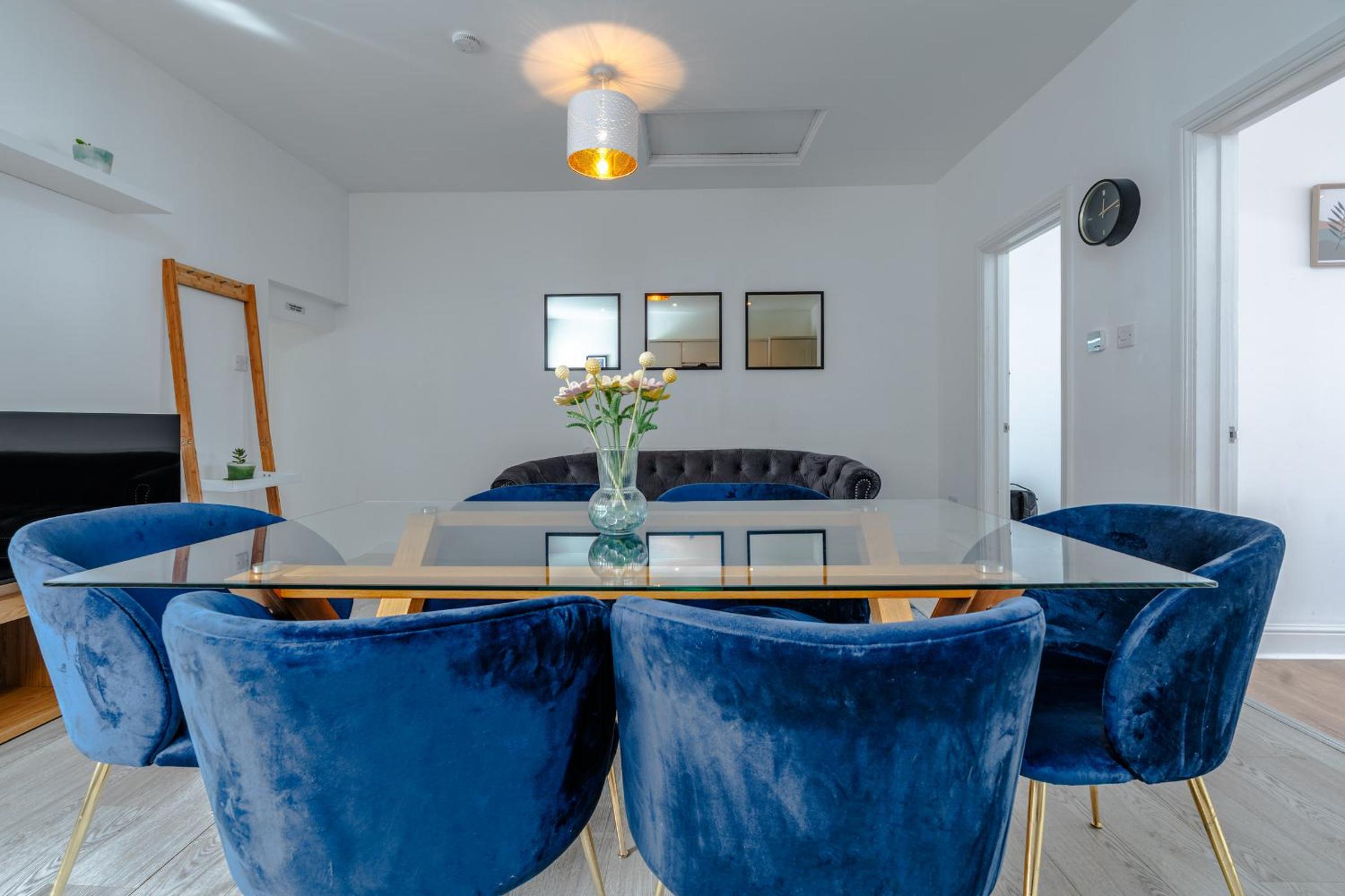 Spacious 3BR unit w/ free parking