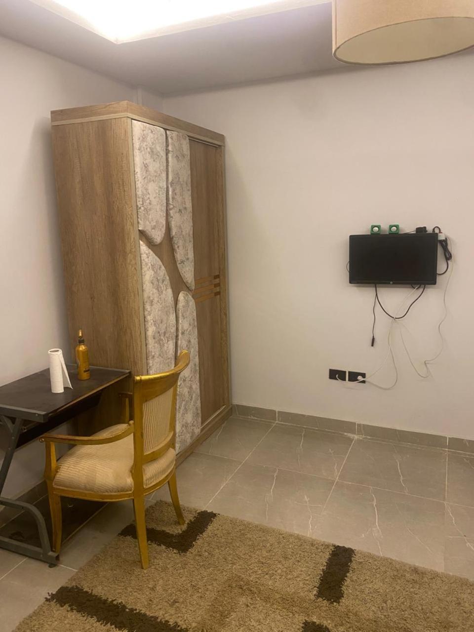 Quiet & Fully Equipped Private Room, New Cairo