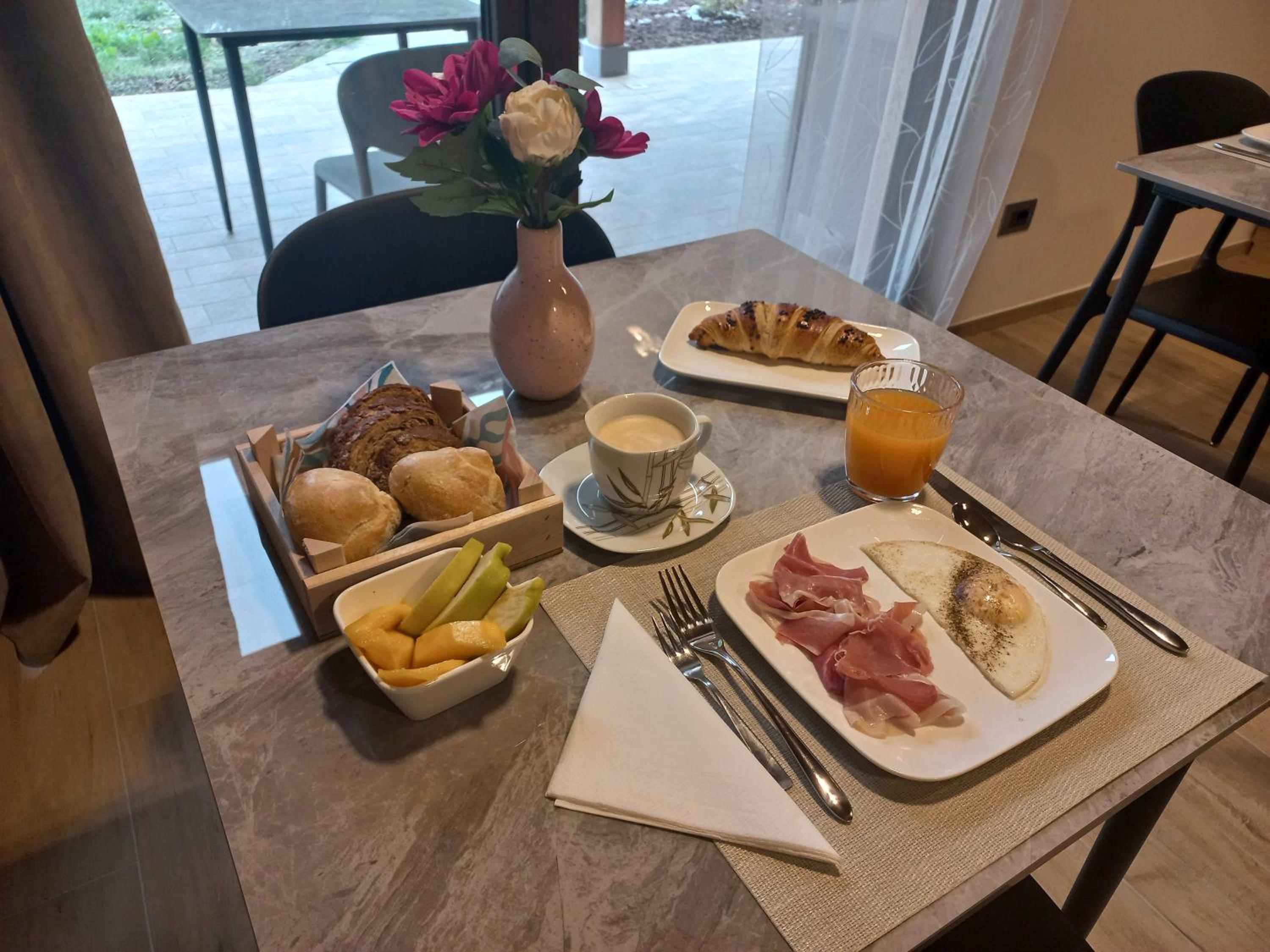 Room & Breakfast Olmo Tondo