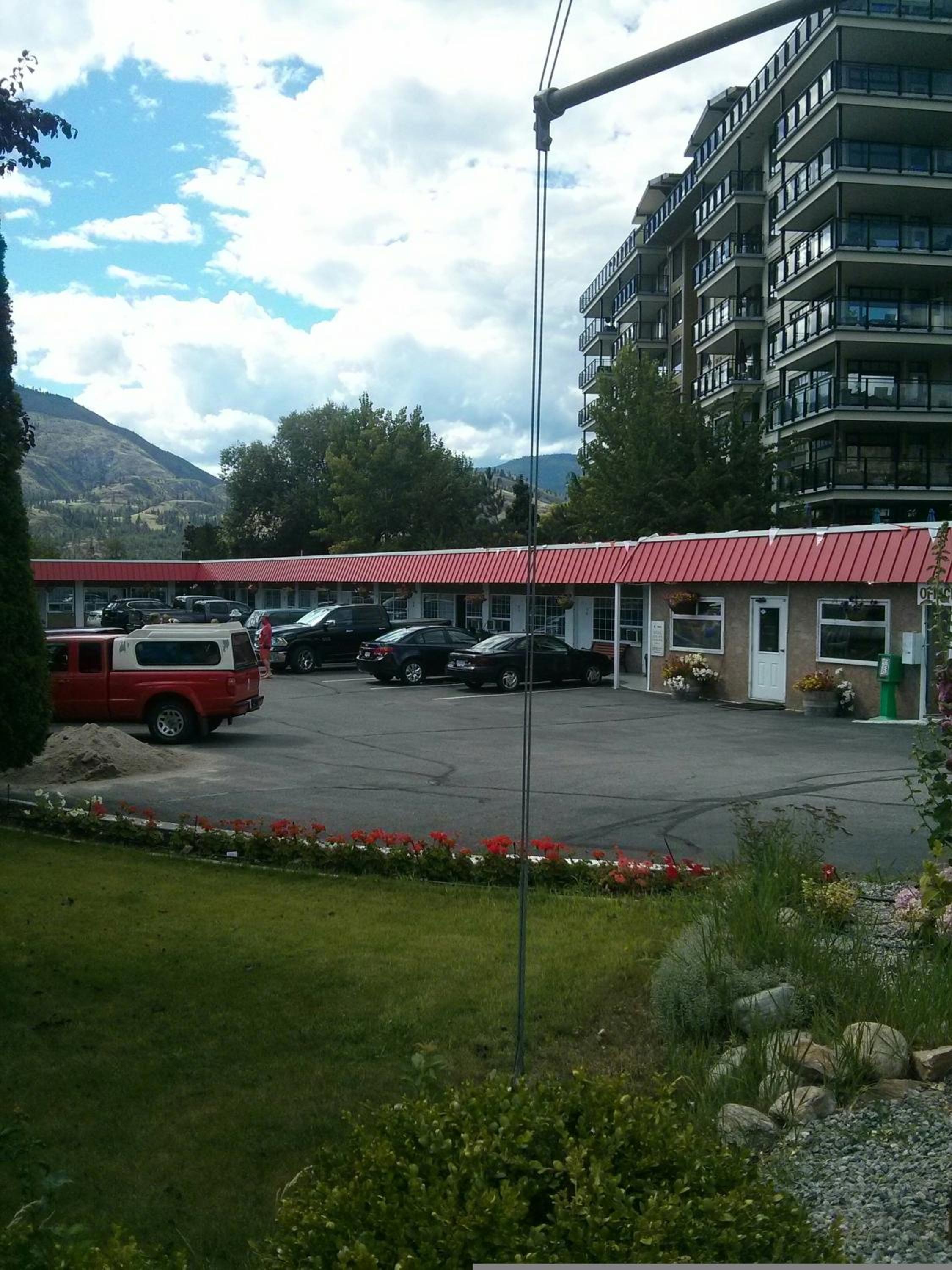 Holiday House Motel