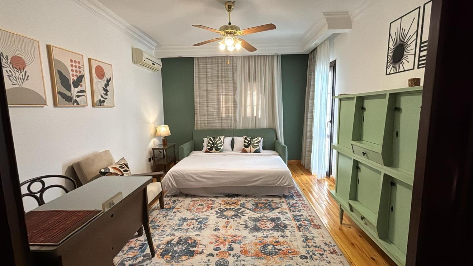 Vintage Charm & Spacious Comfort in Zayed 2000 - only families & single travelers