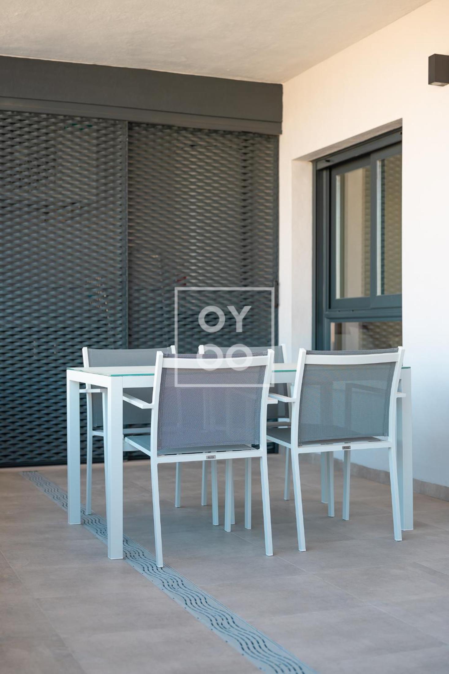 Solana Boutique Apartment, pool, serenity and views, by OYOOSTAYS