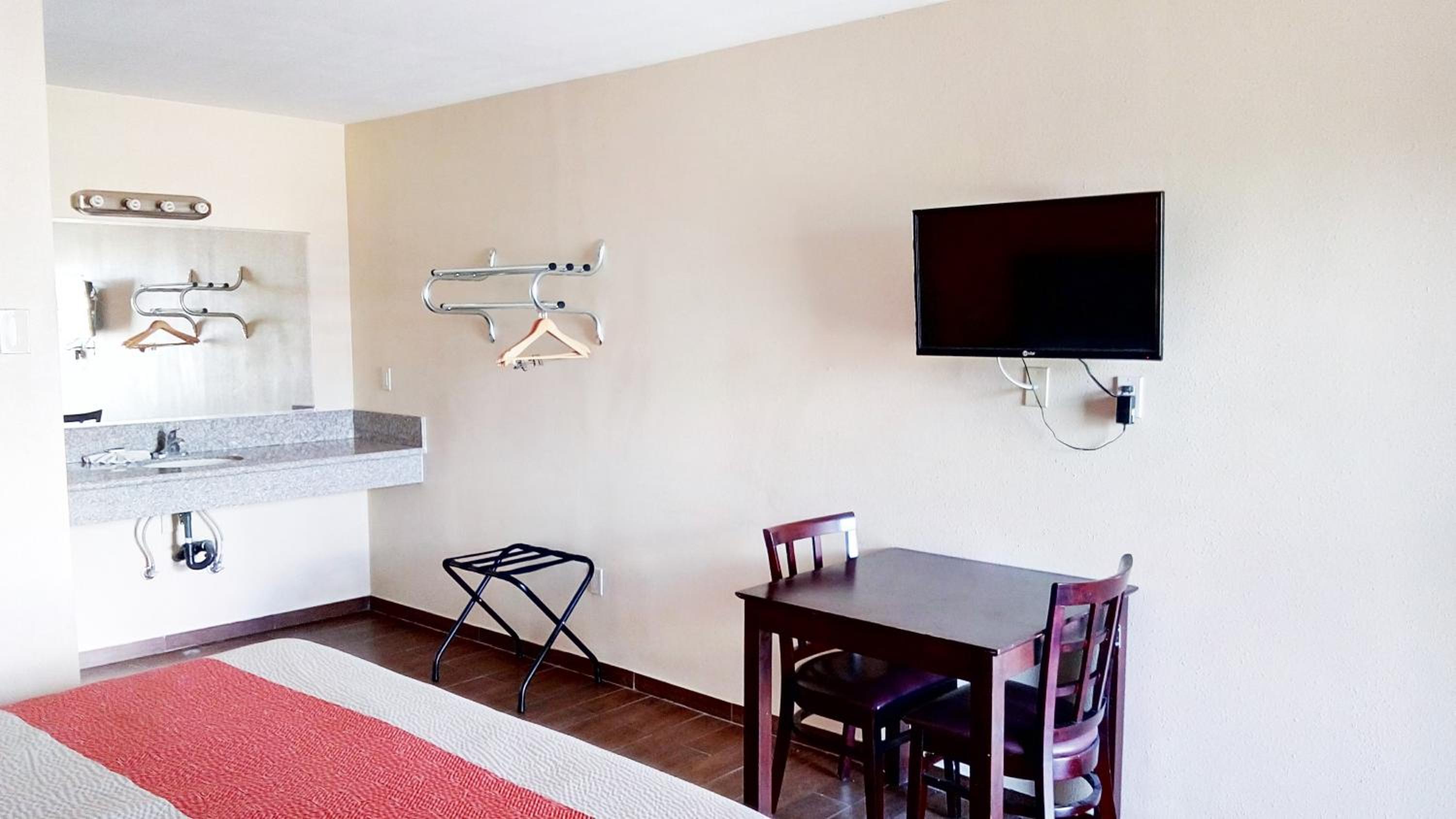 Motel 6-Blythe, CA - South