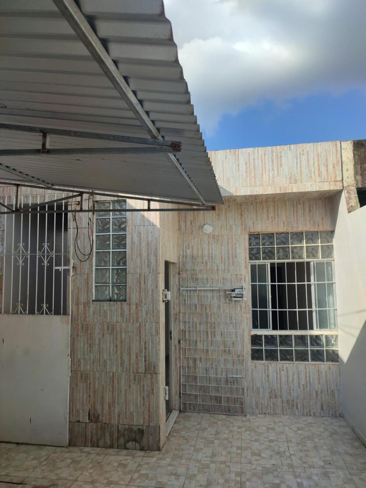 Casa inteira na Almirante Barroso