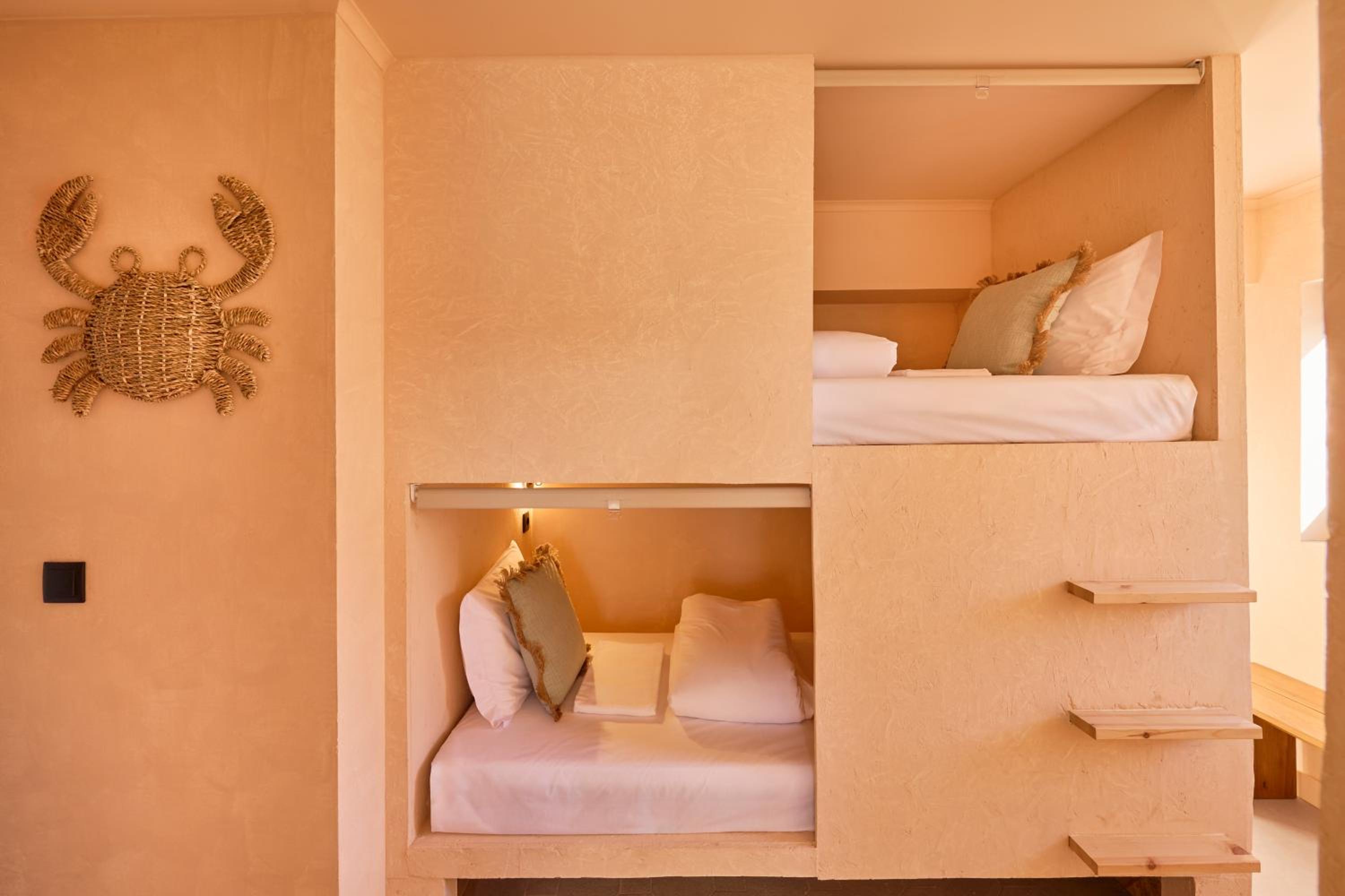 Wander Surf House