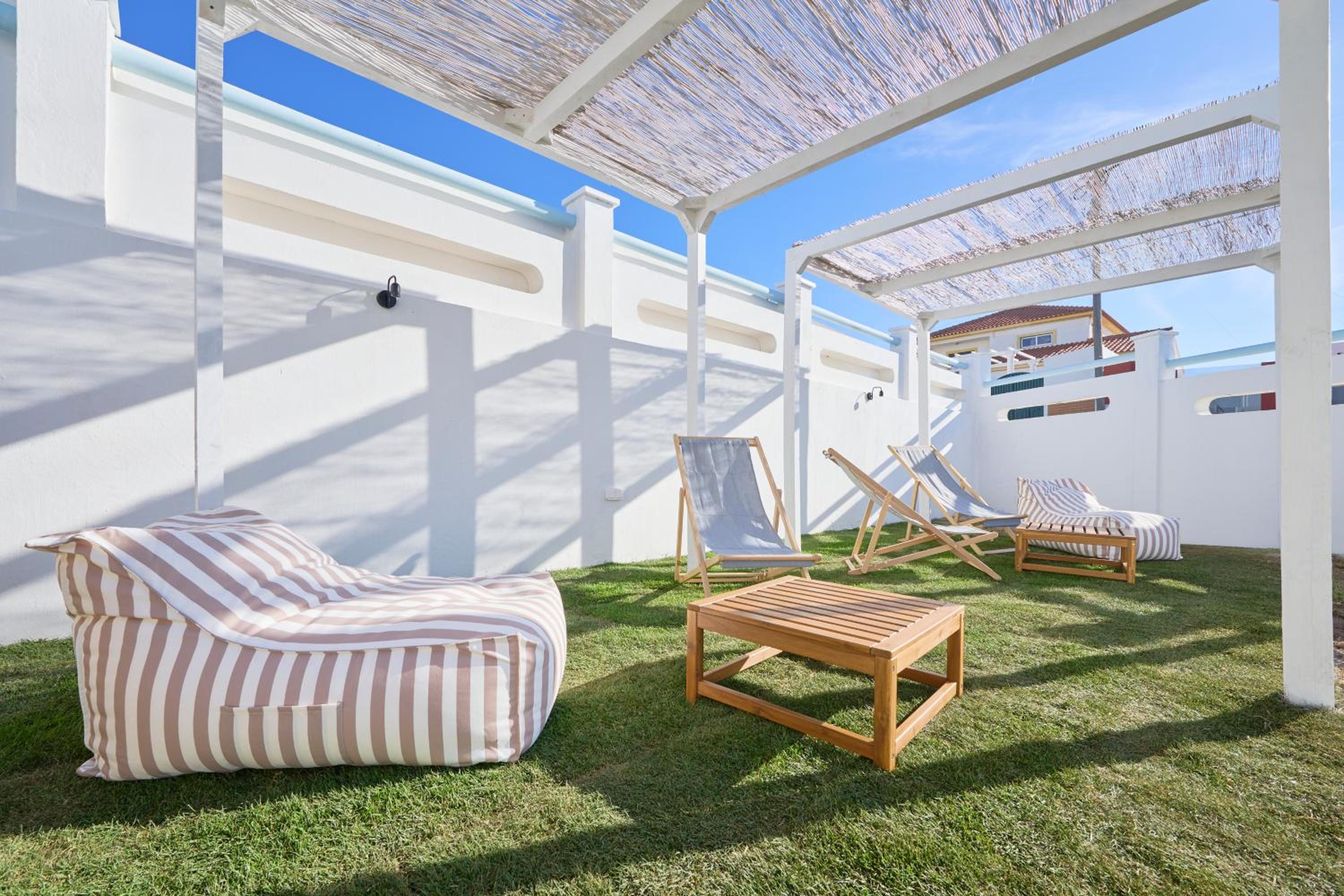 Wander Surf House