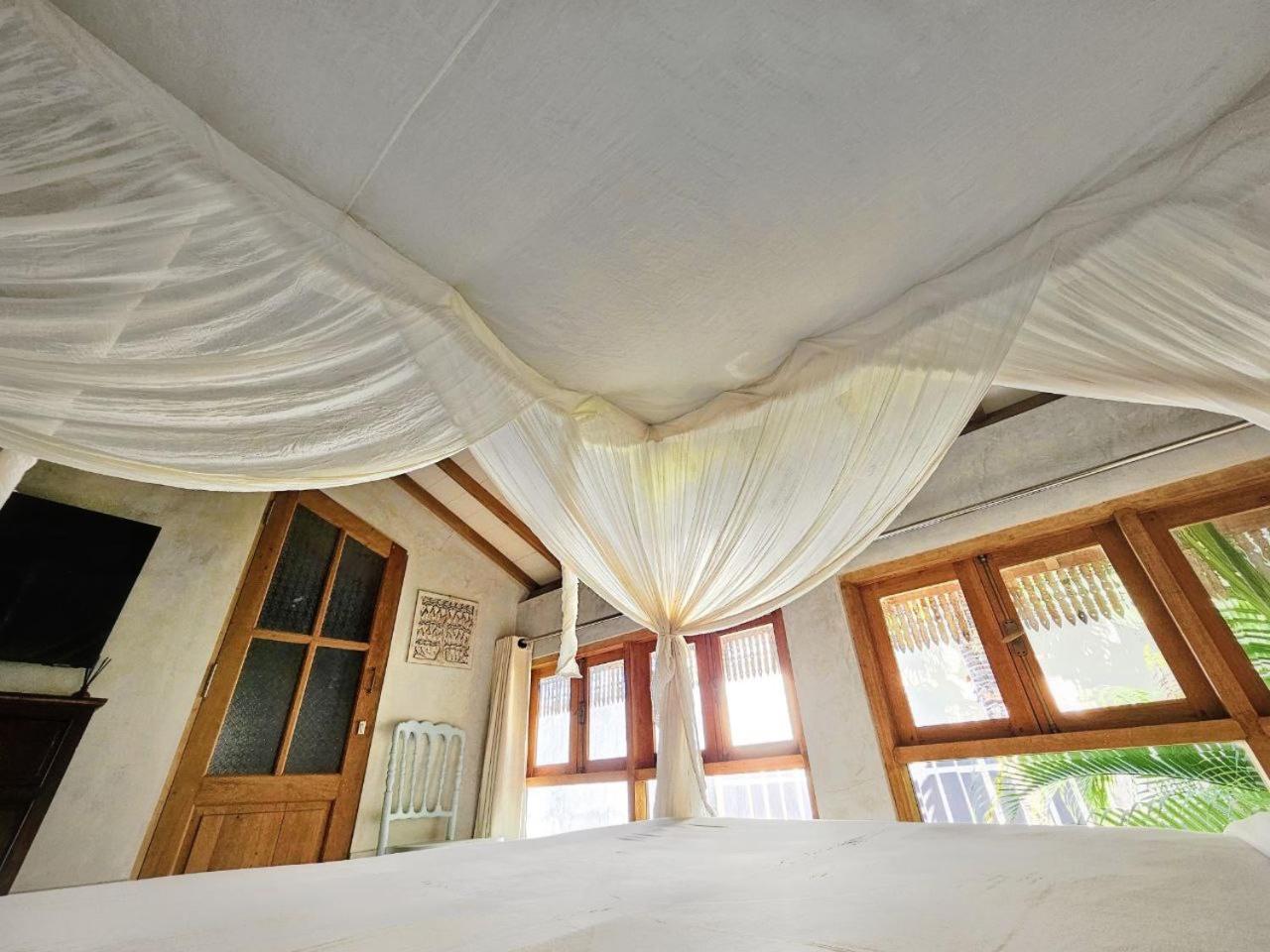 Villa Hibou - New Tropical Luxury 2BR near Canggu