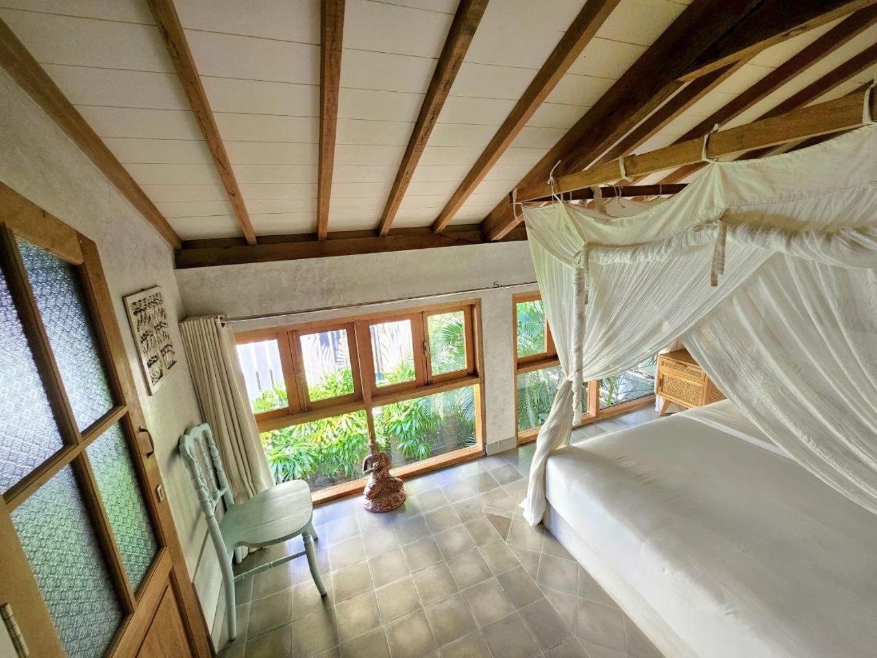 Villa Hibou - New Tropical Luxury 2BR near Canggu
