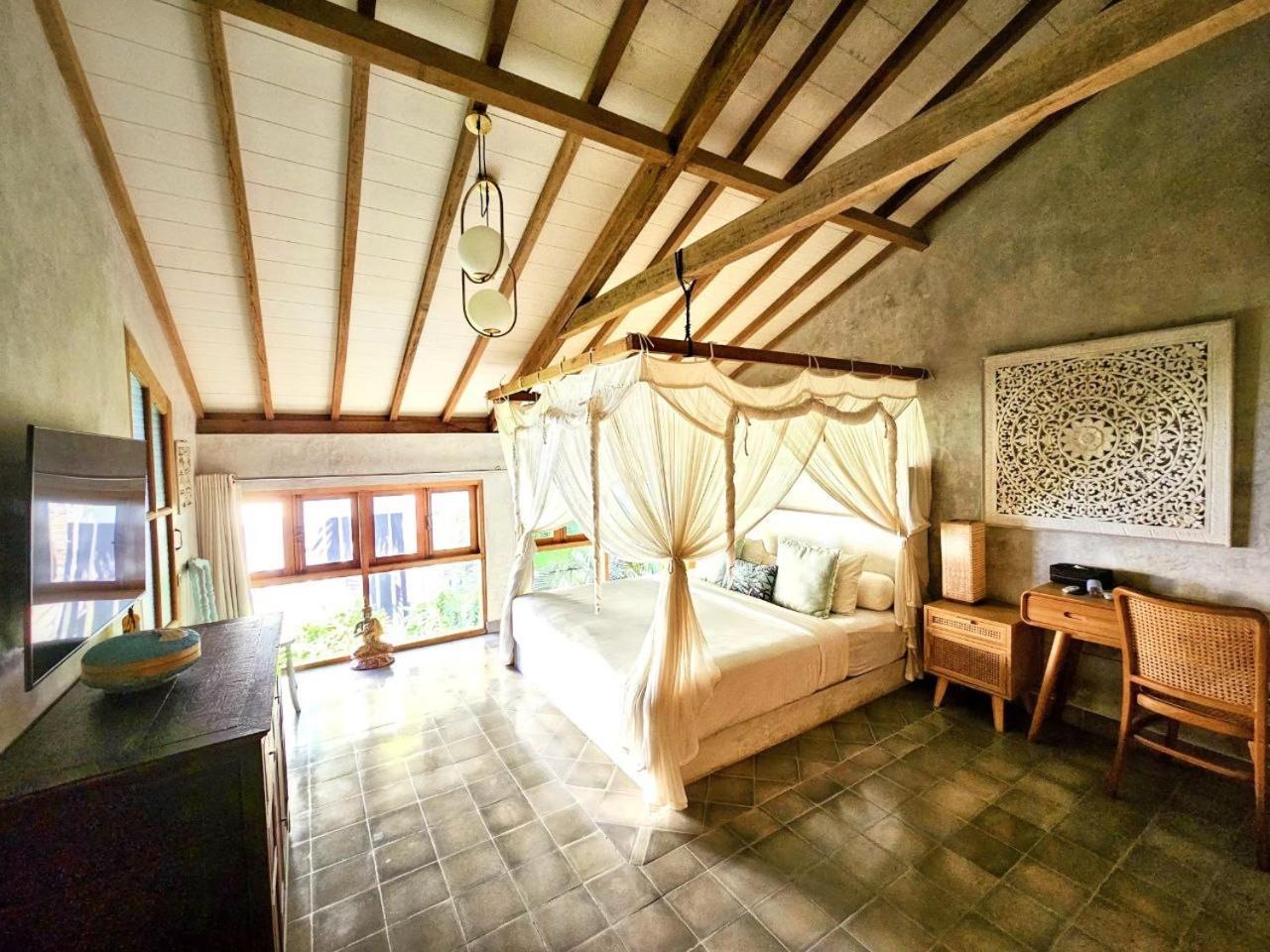 Villa Hibou - New Tropical Luxury 2BR near Canggu