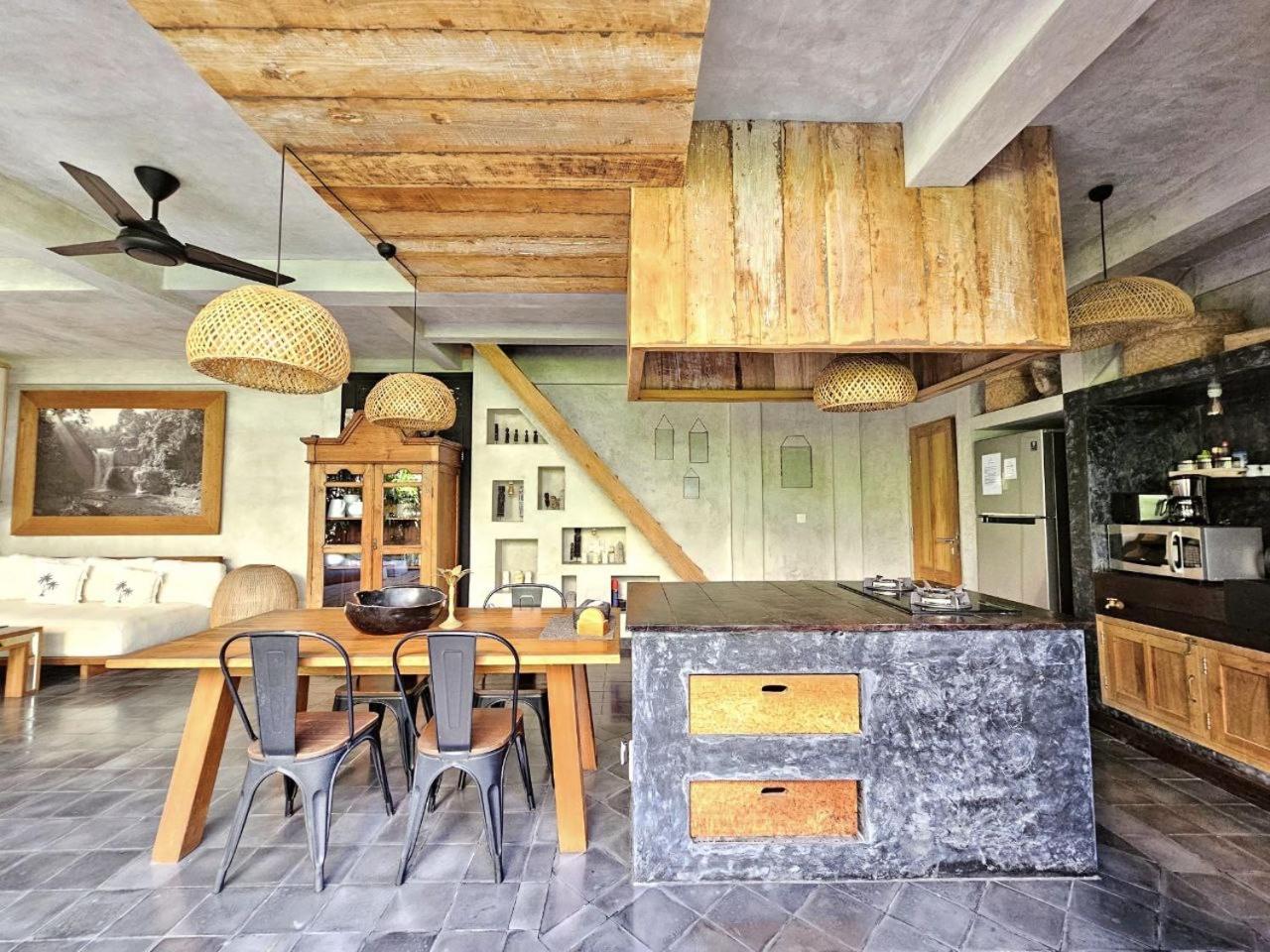 Villa Hibou - New Tropical Luxury 2BR near Canggu