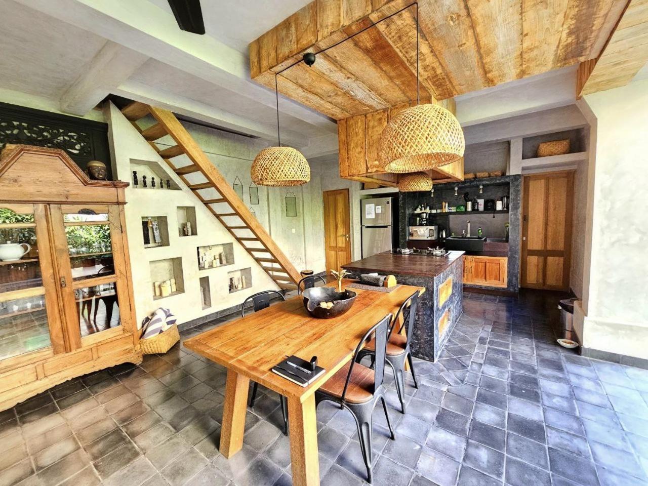 Villa Hibou - New Tropical Luxury 2BR near Canggu