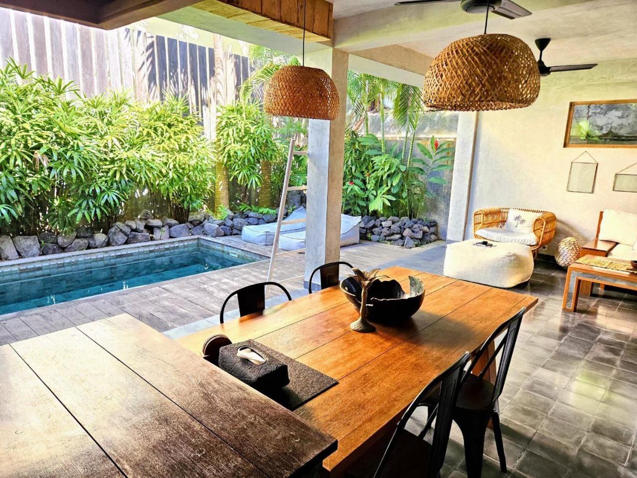 Villa Hibou - New Tropical Luxury 2BR near Canggu