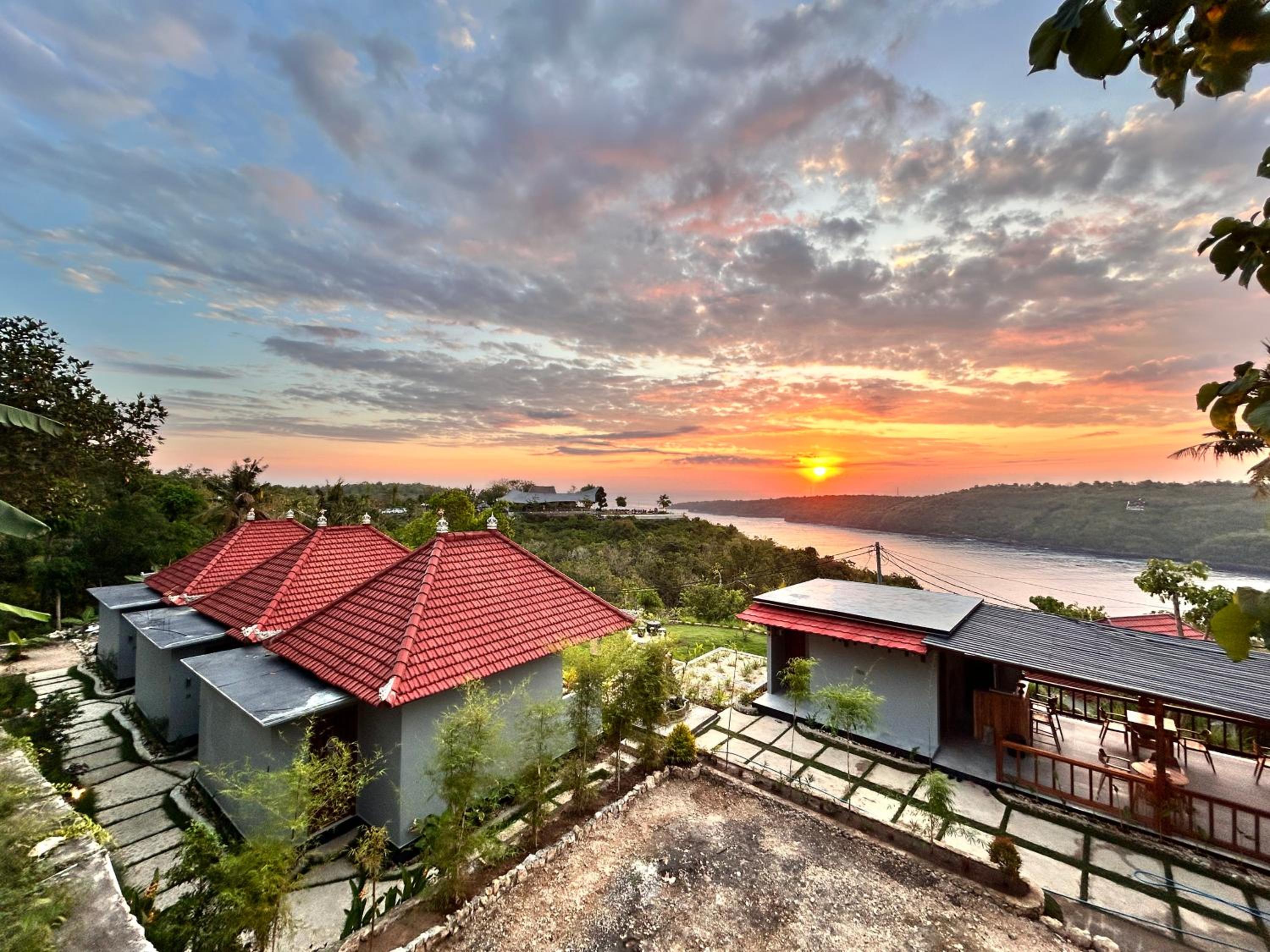 Gamat Sunset Cottage and Resto
