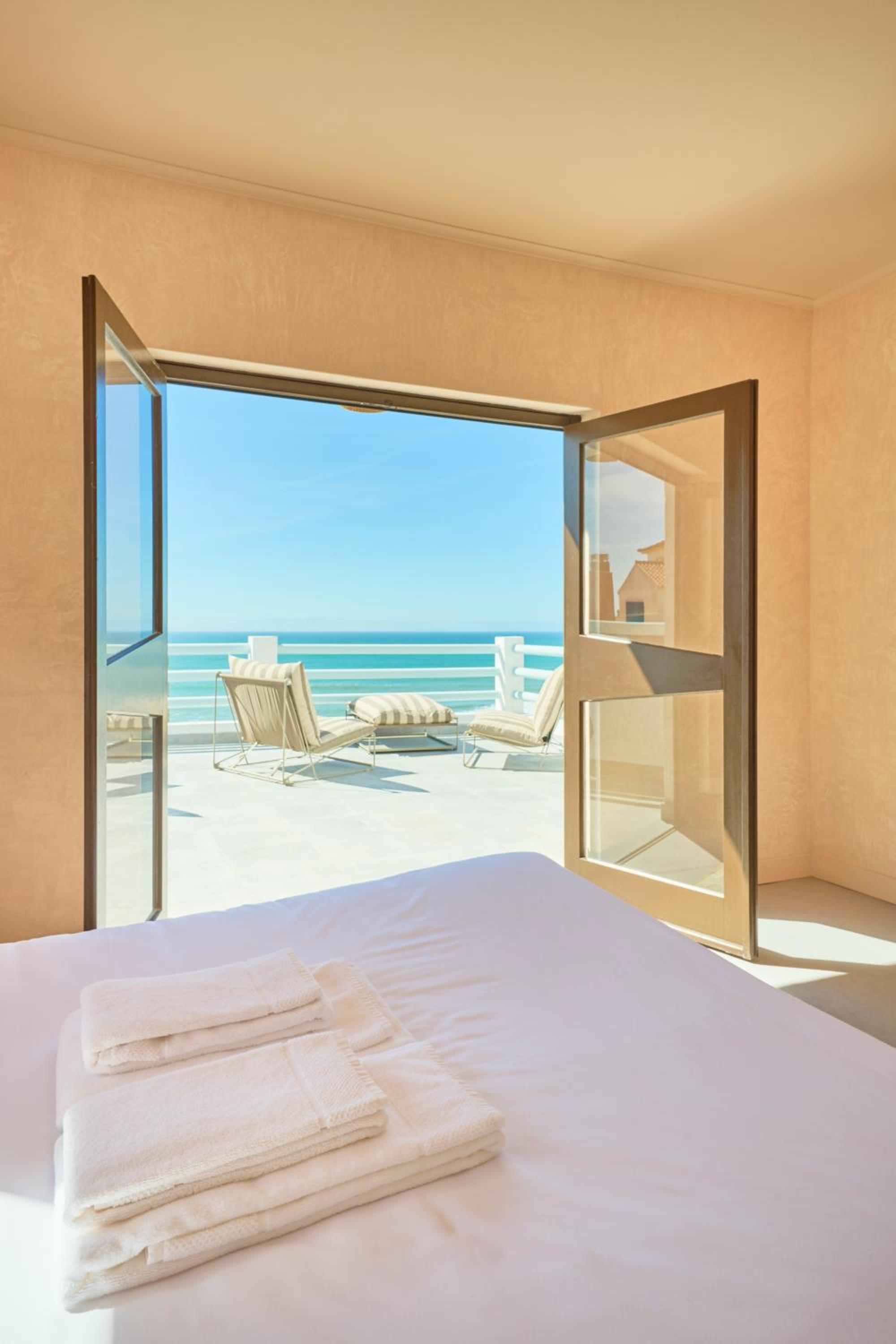 Wander Surf House