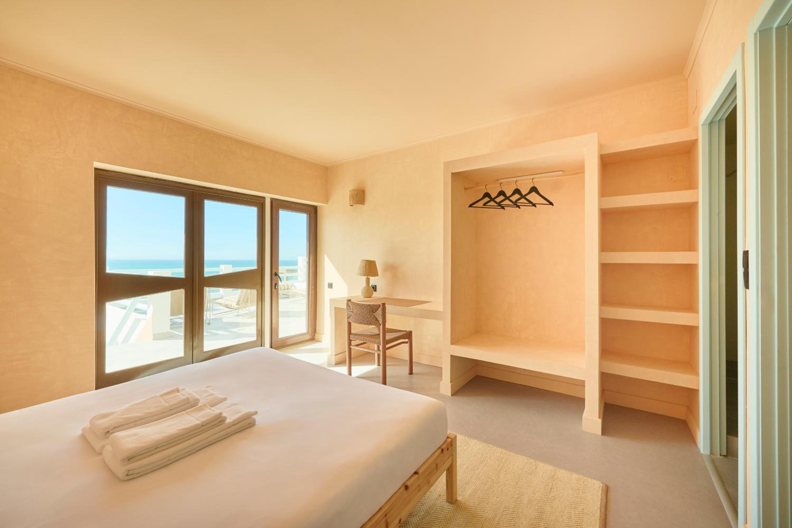 Wander Surf House