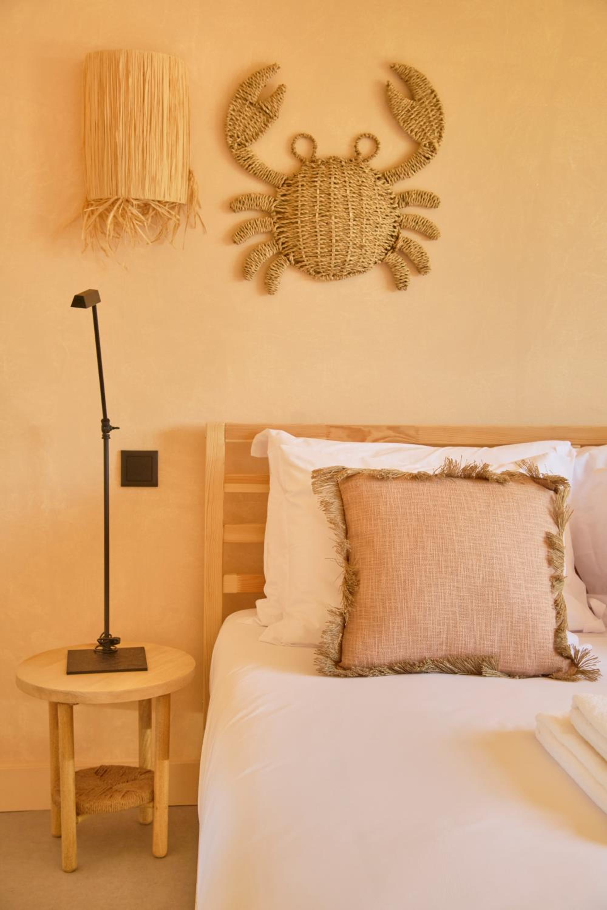 Wander Surf House