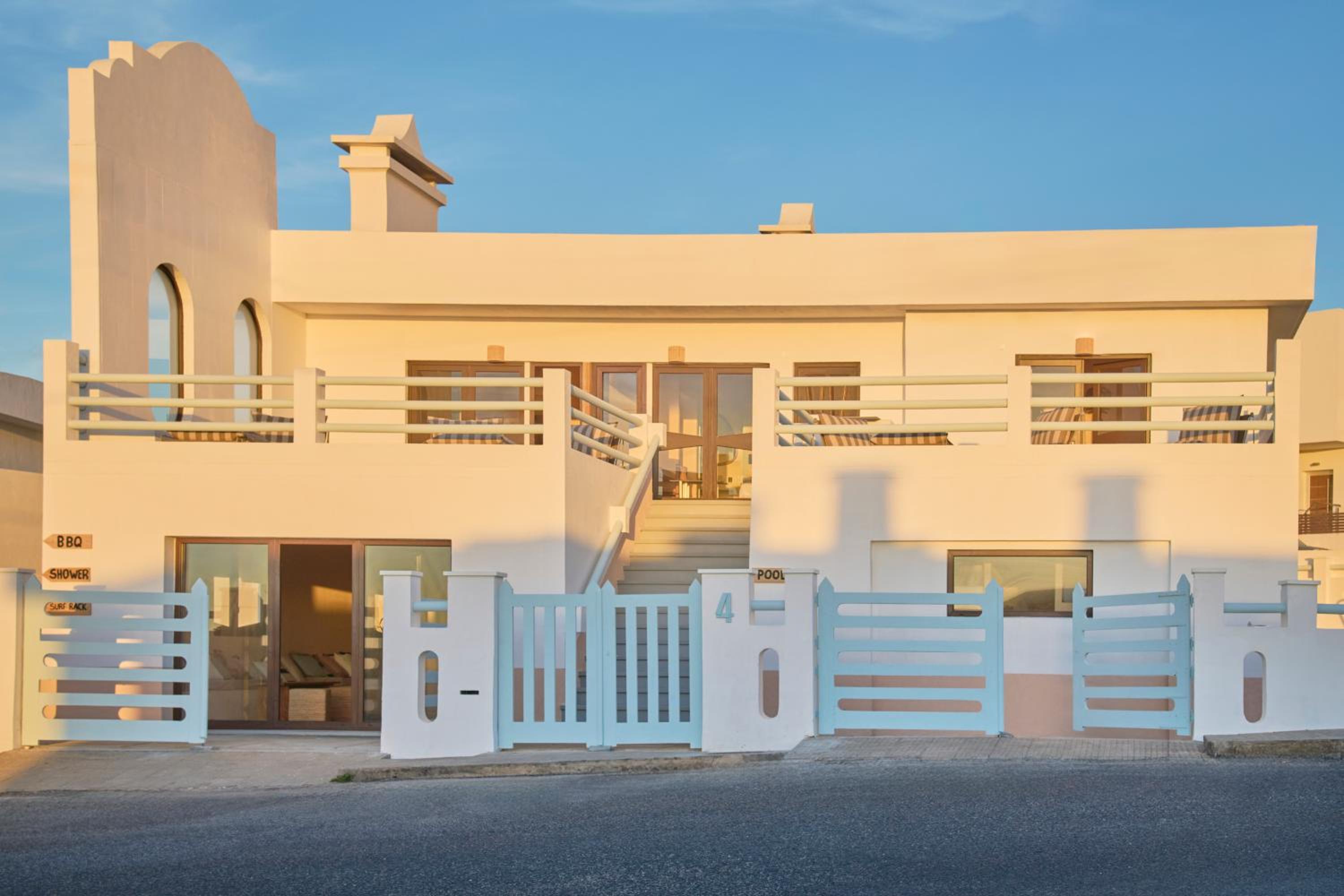 Wander Surf House