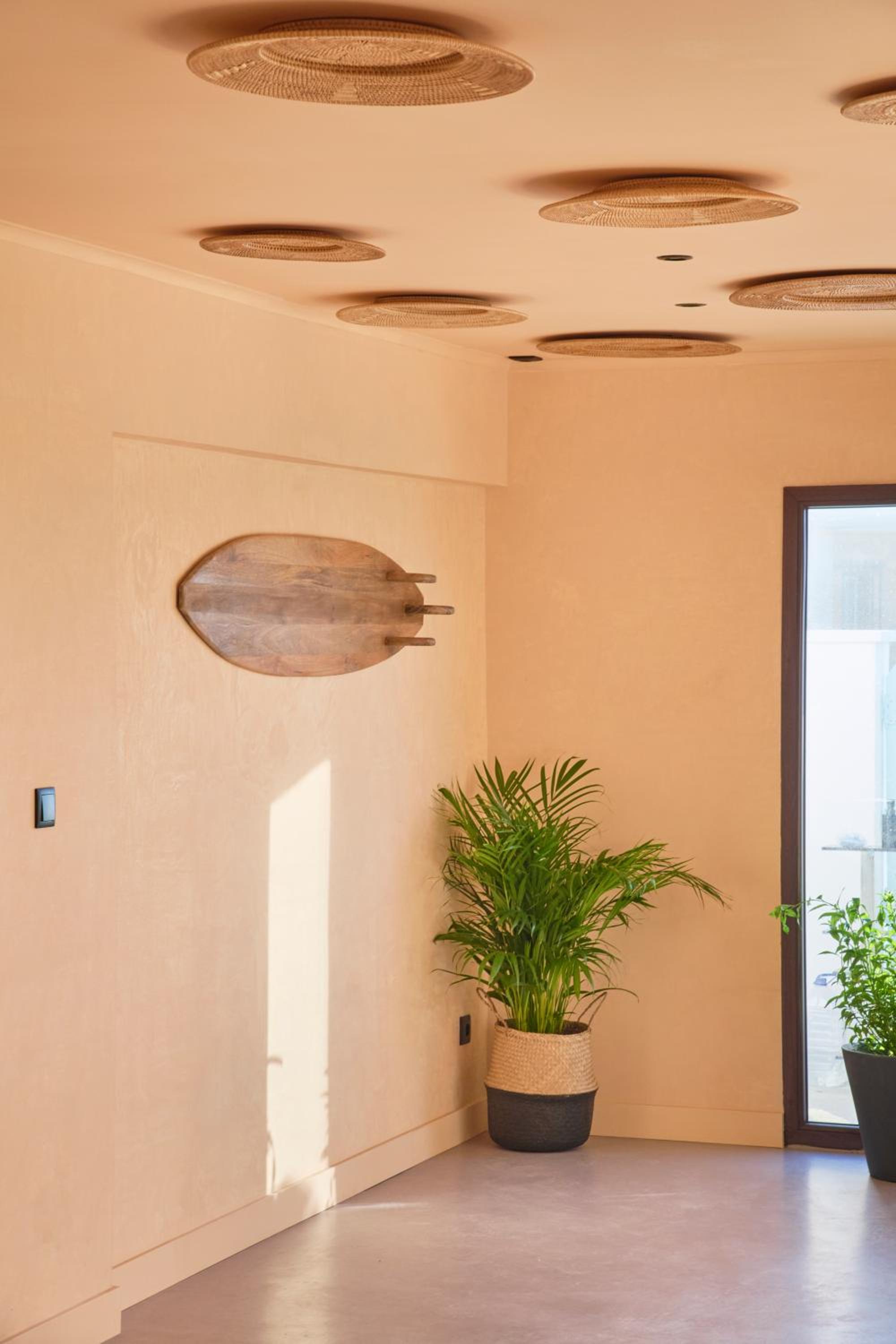 Wander Surf House