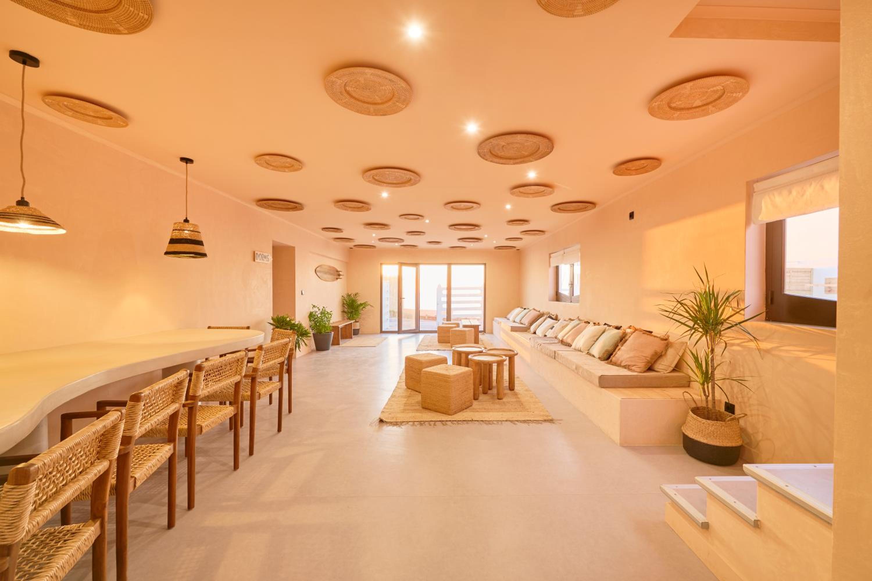Wander Surf House