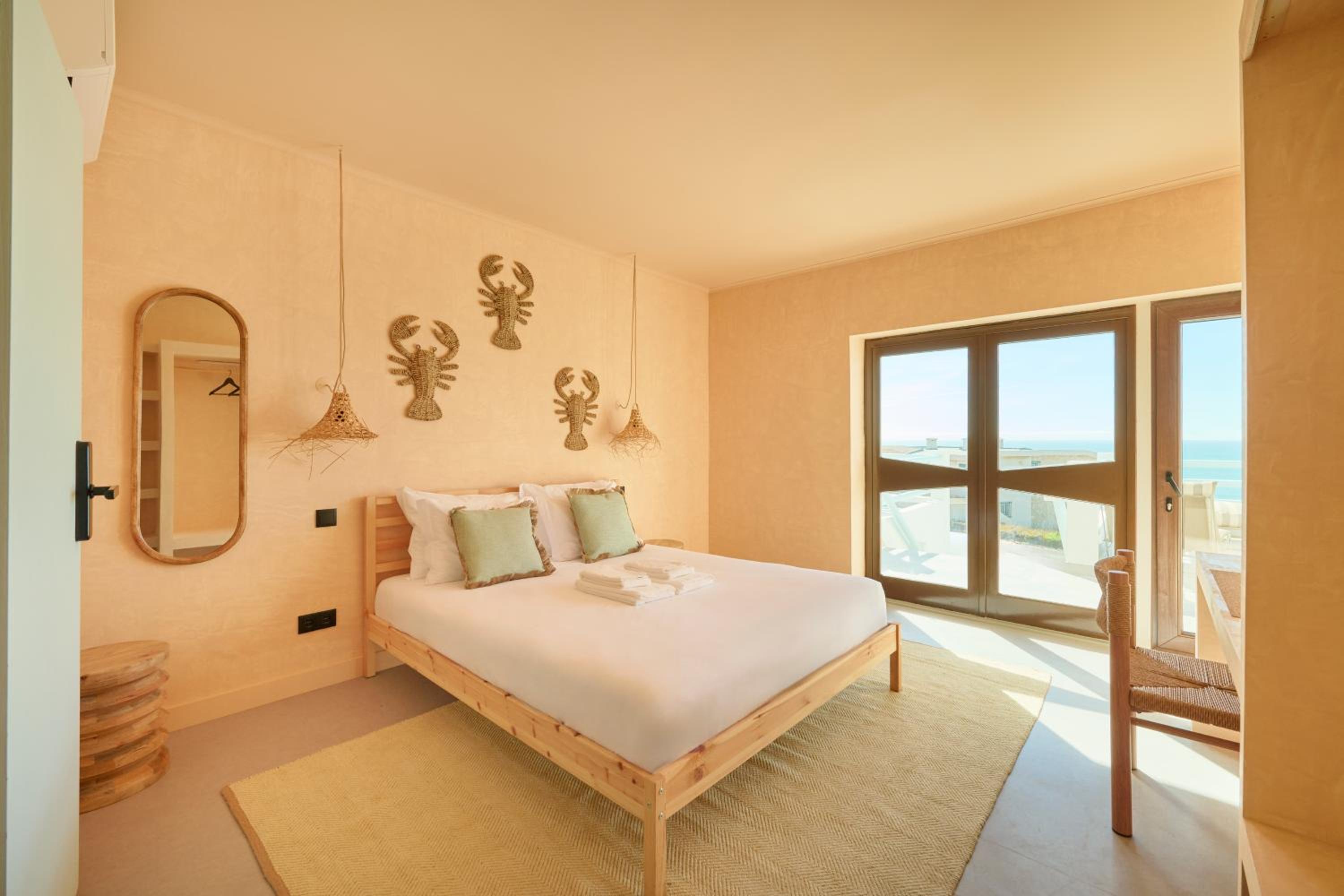 Wander Surf House