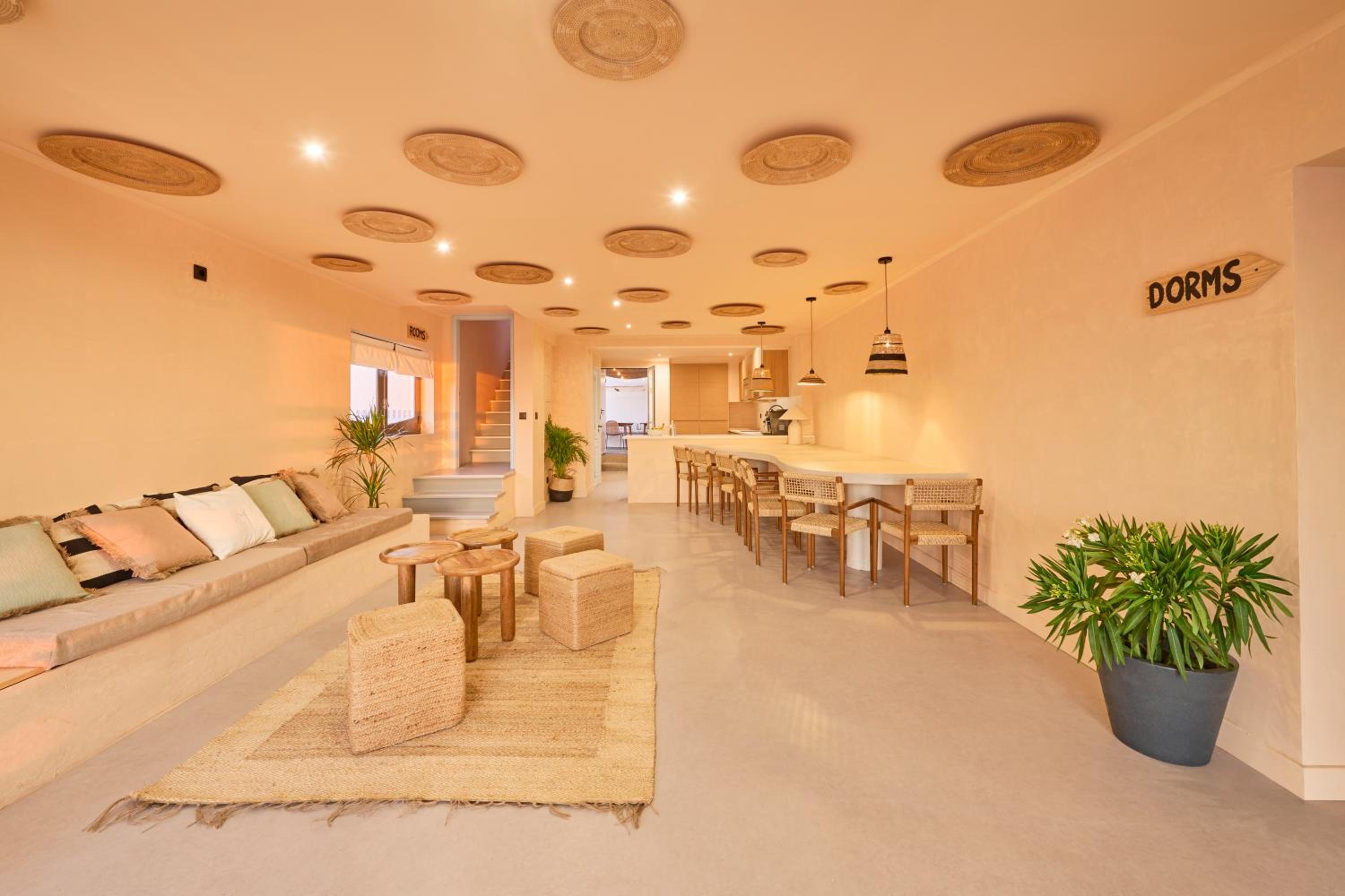 Wander Surf House