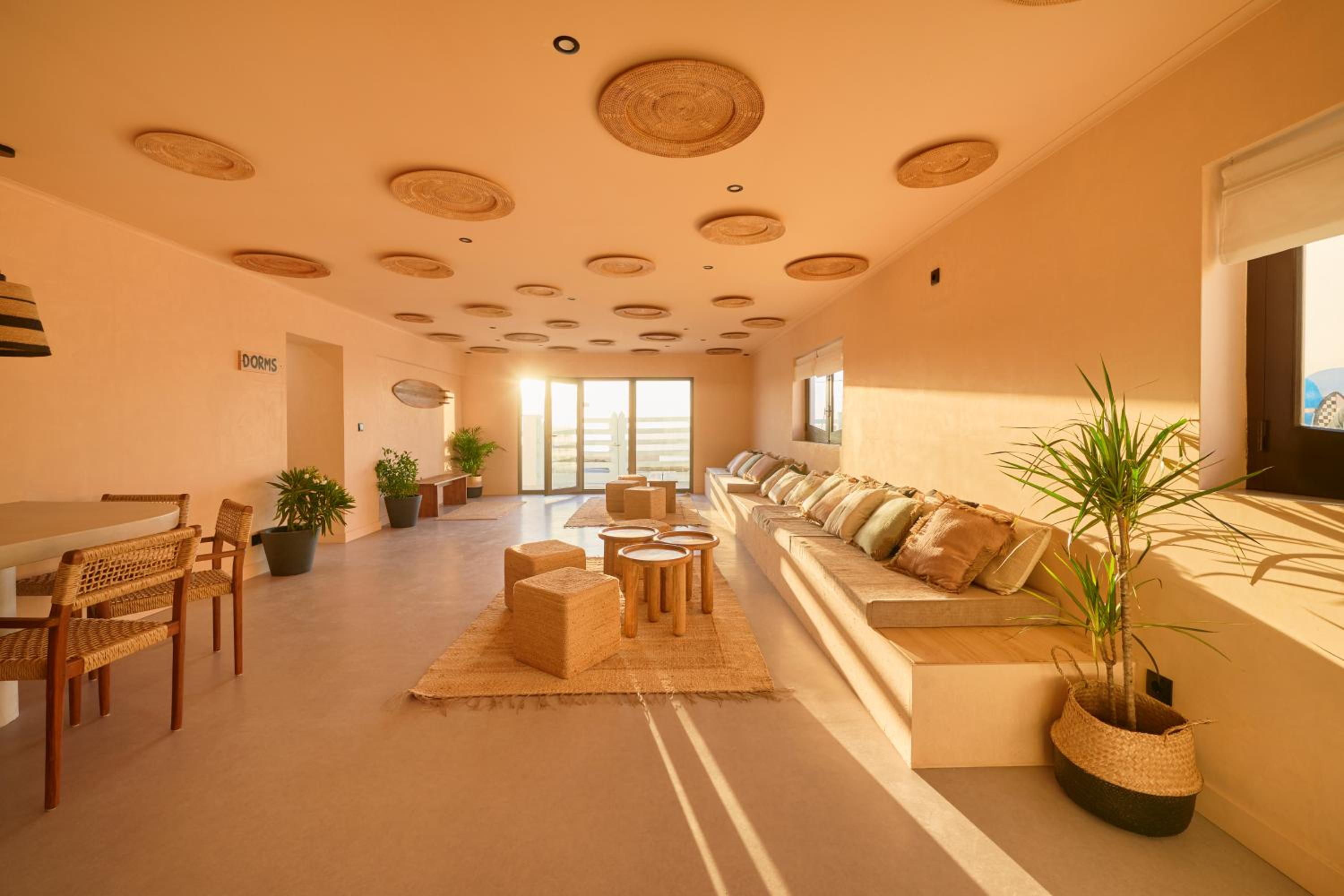 Wander Surf House