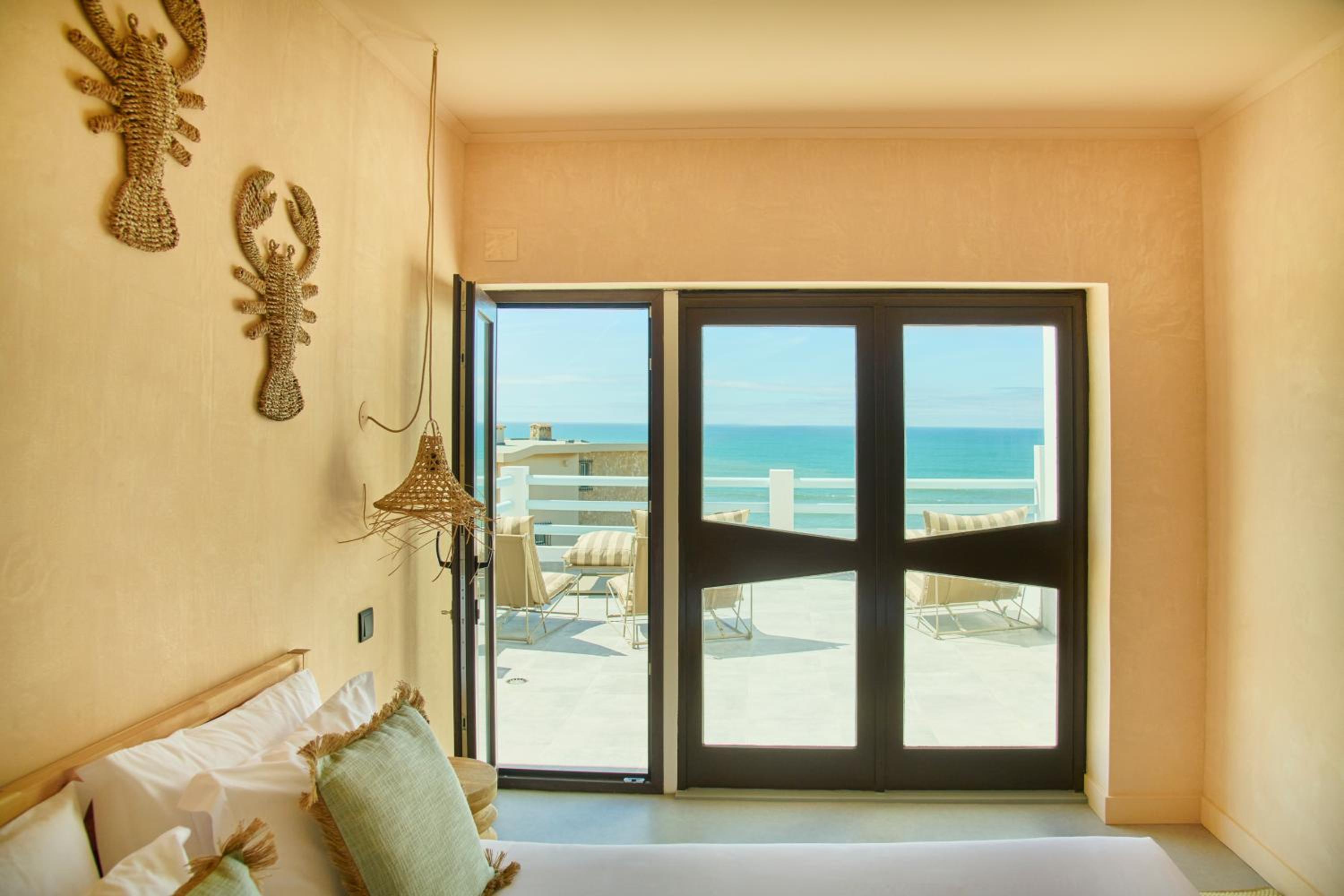 Wander Surf House