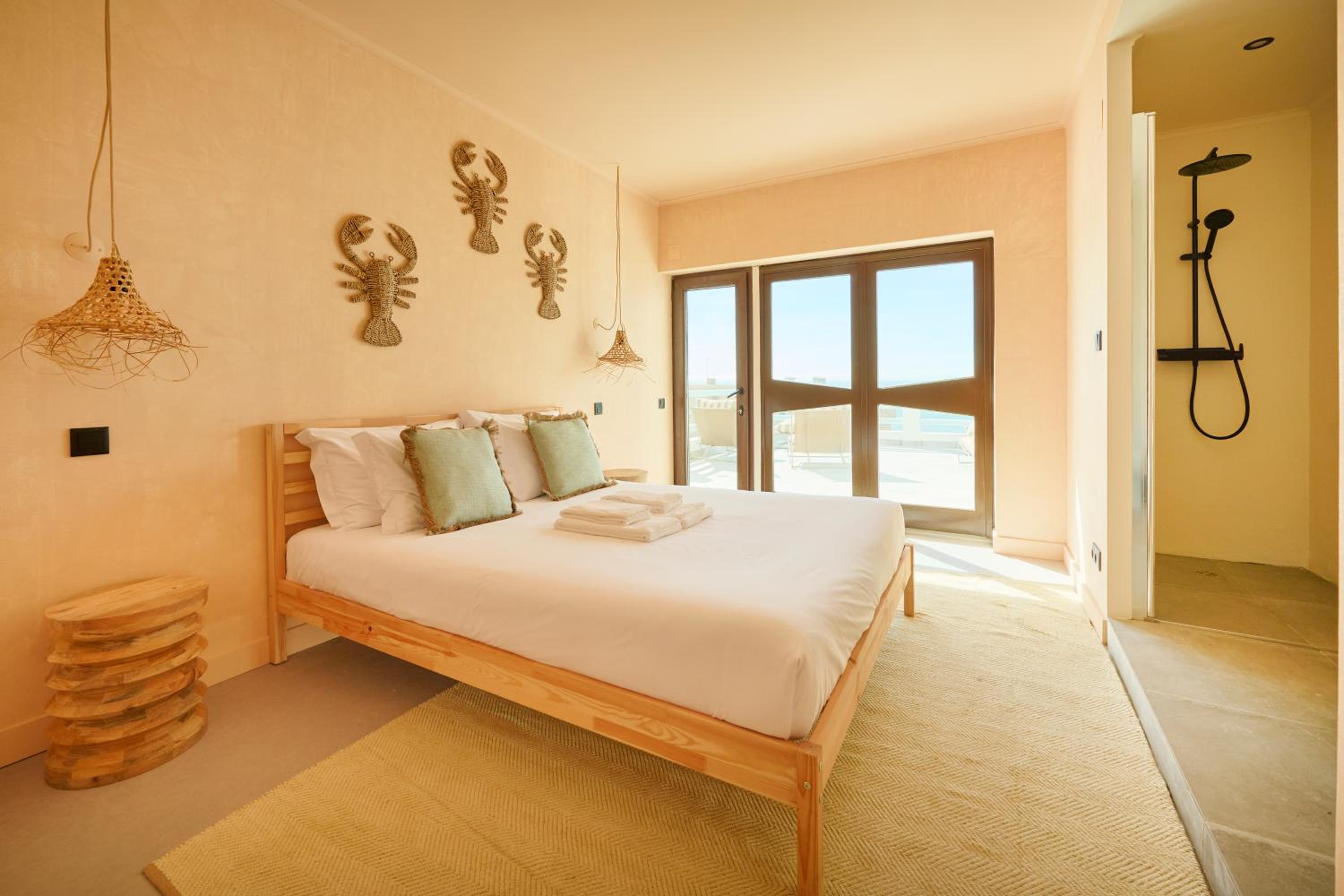 Wander Surf House