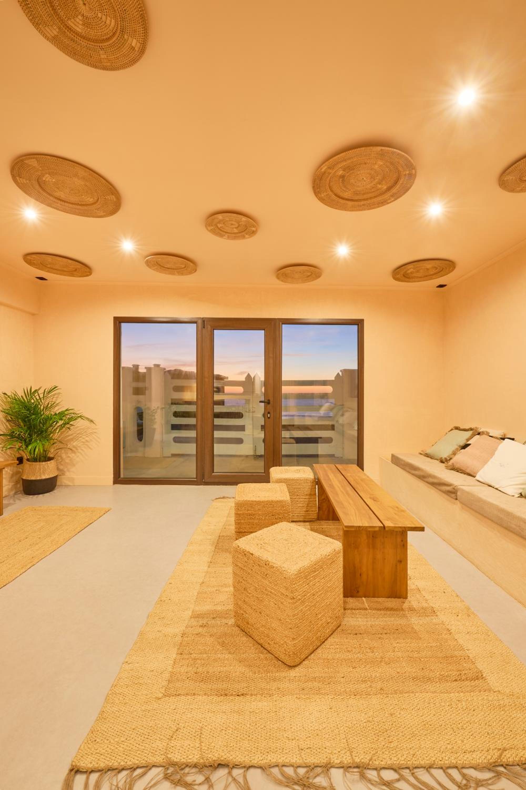Wander Surf House
