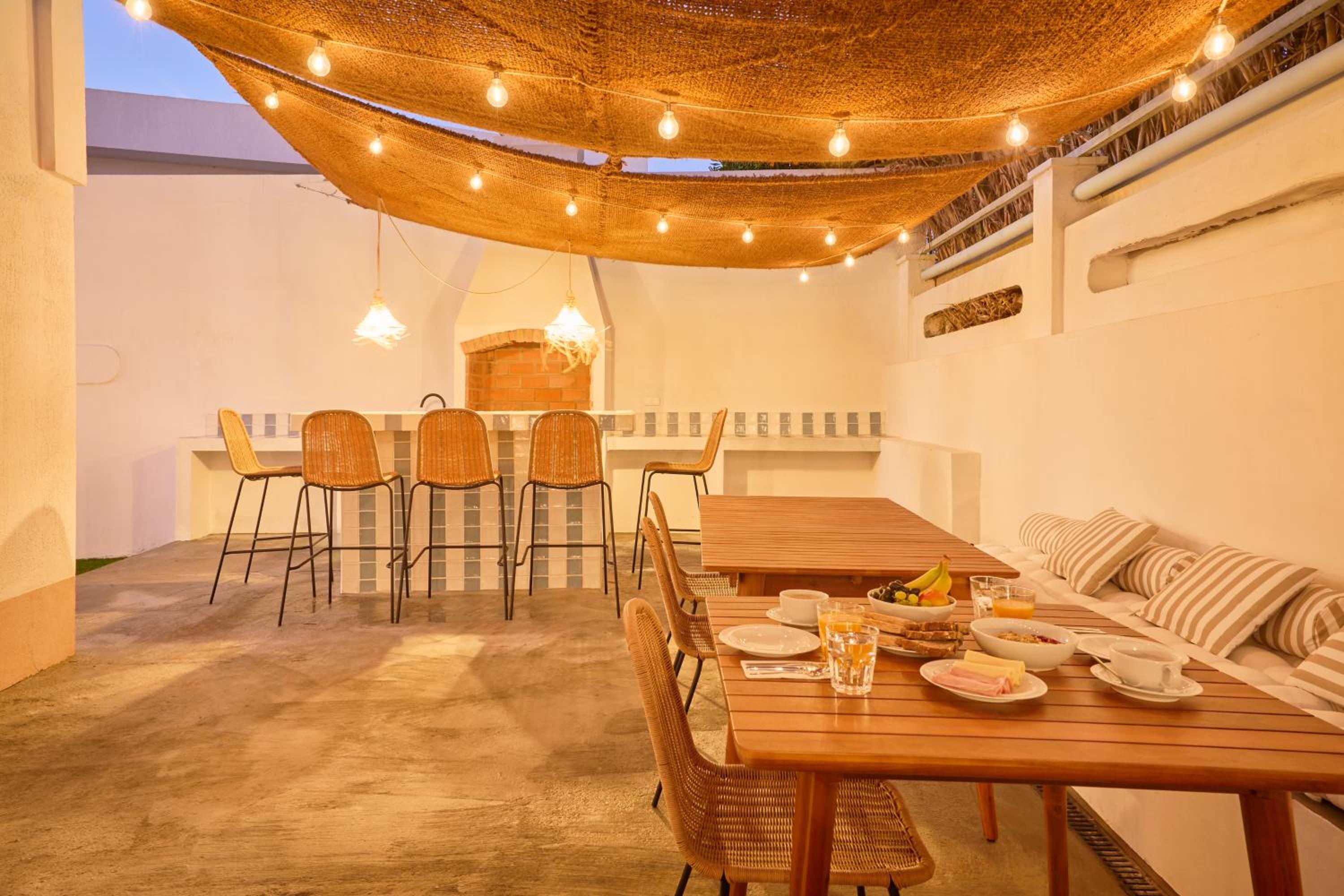 Wander Surf House