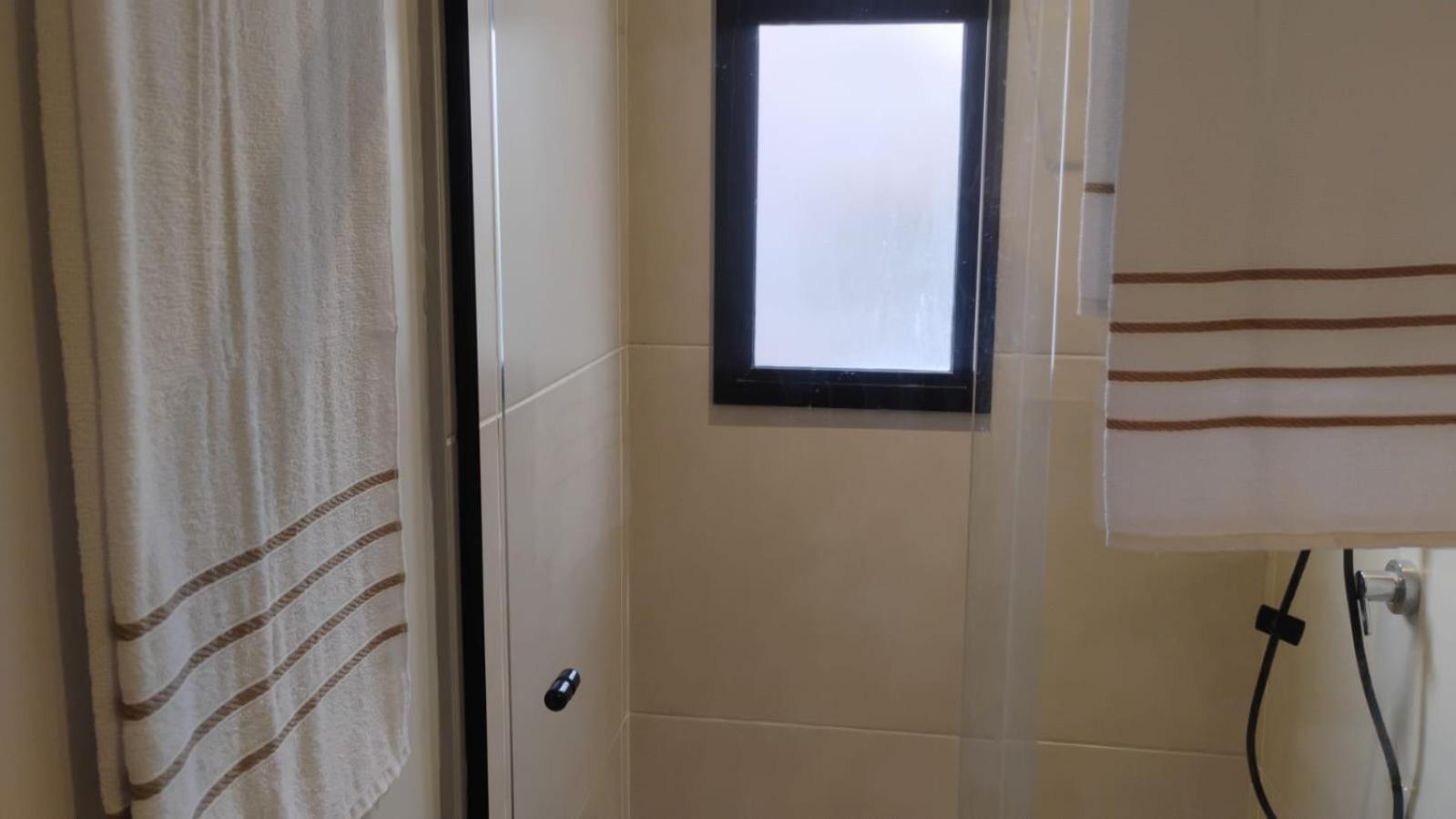 Moderno AP no Porto da Barra - Praia, Conforto e Praticidade