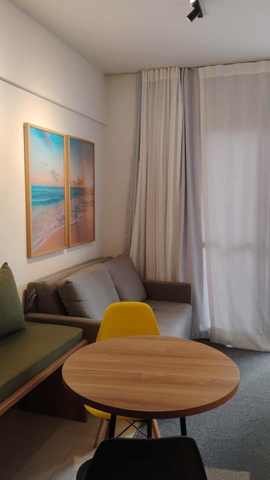 Moderno AP no Porto da Barra - Praia, Conforto e Praticidade